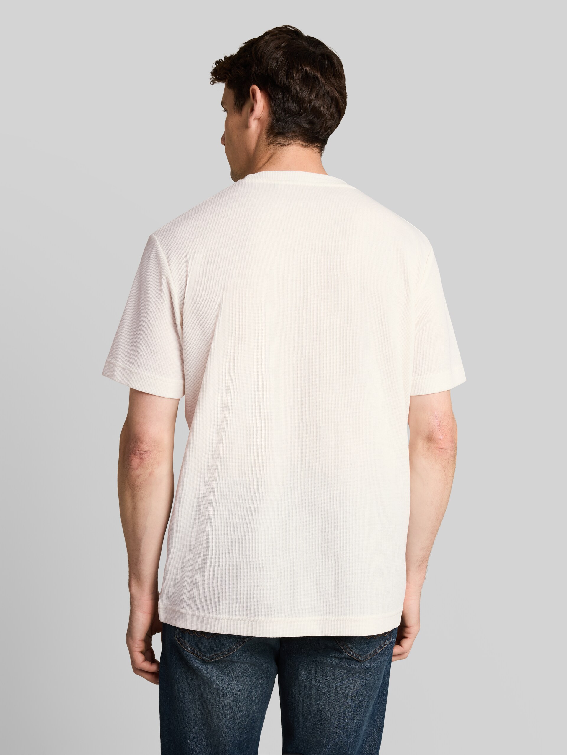 T-shirt met wafelstructuur - Gardenia White - Neklijn model-achteraanzicht