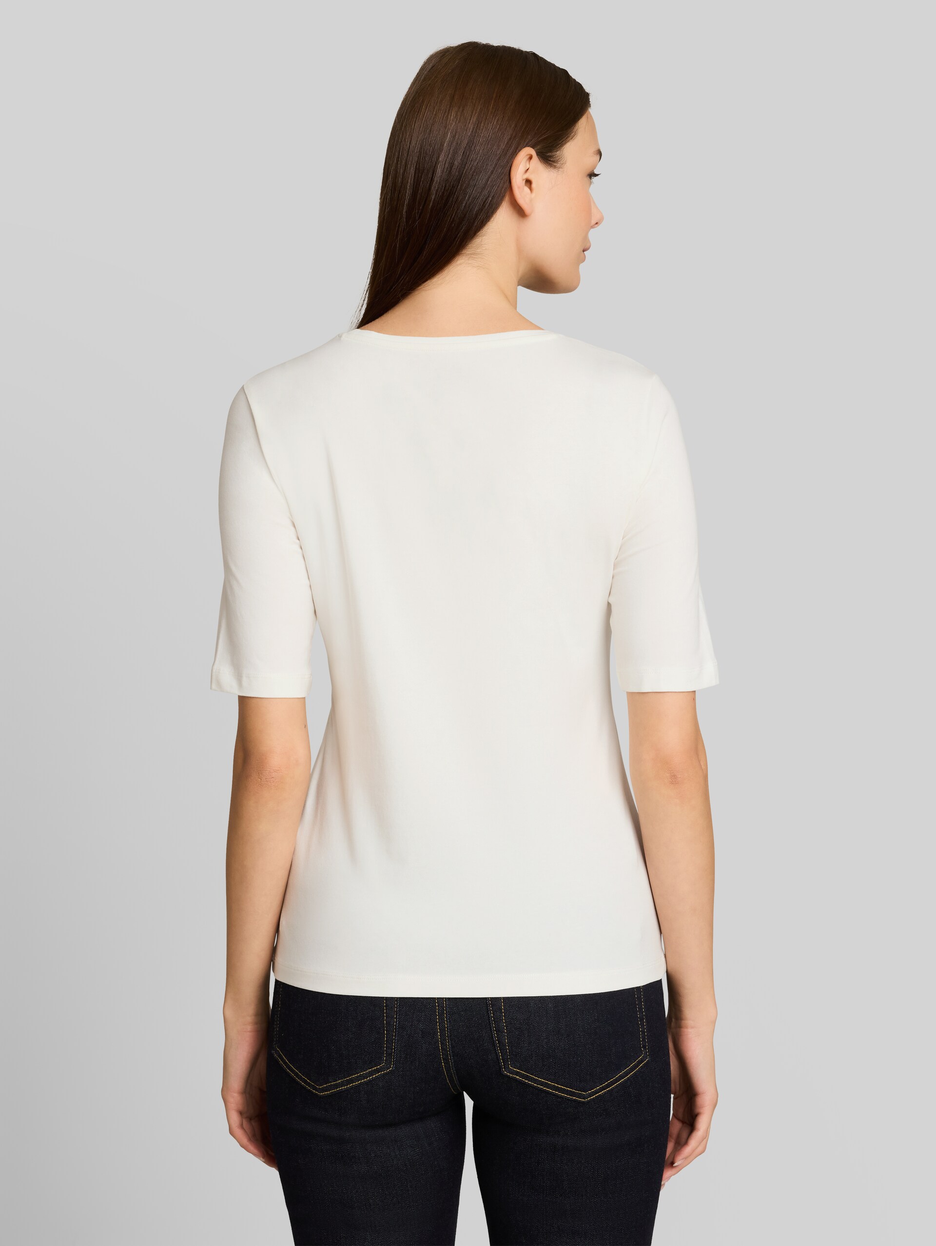 Slim Fit T-Shirt mit Print - Whisper White - Auschnitt Model-Rückansicht