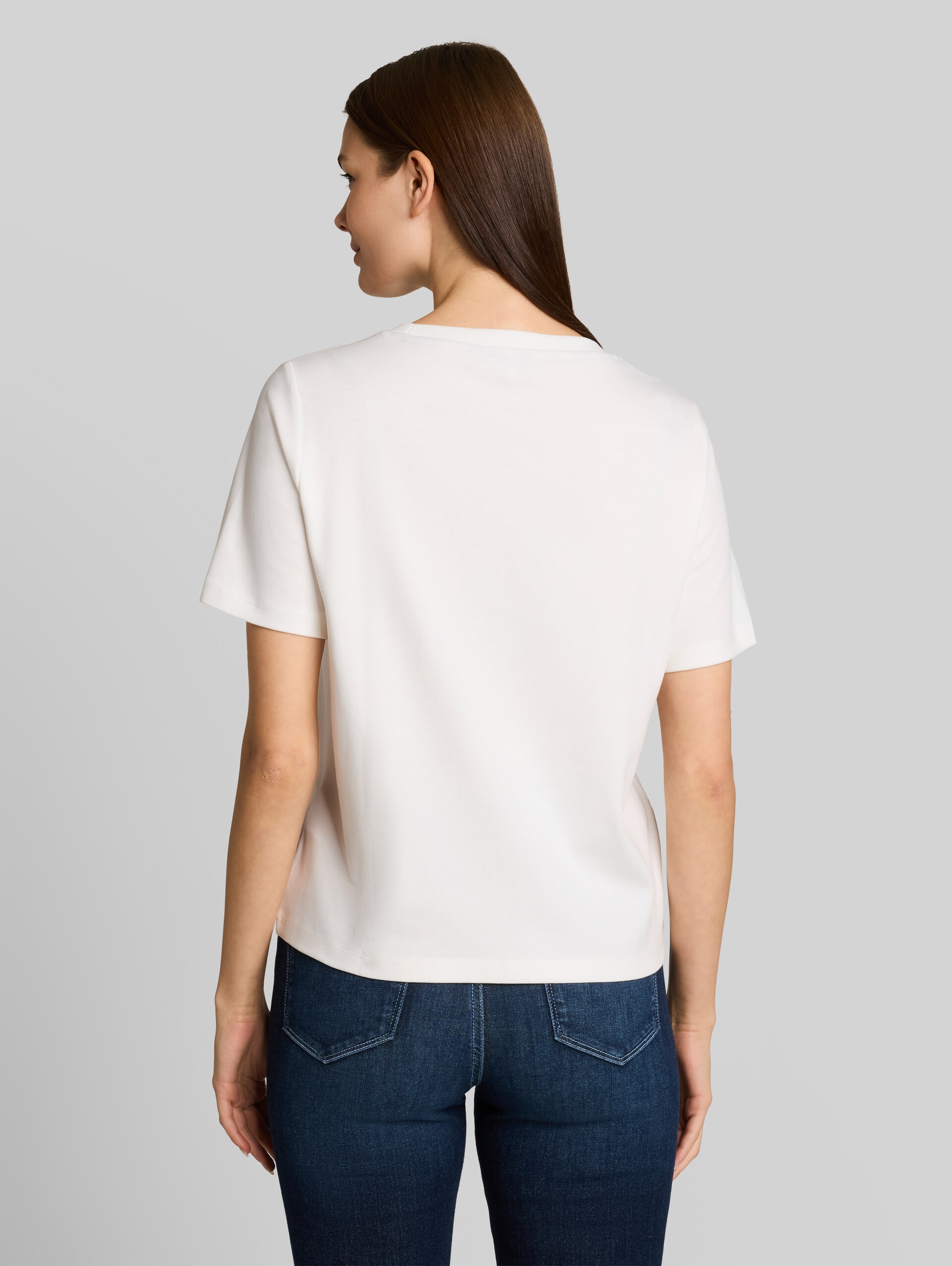 T-Shirt aus Baumwolle - Whisper White - Auschnitt Model-Rückansicht