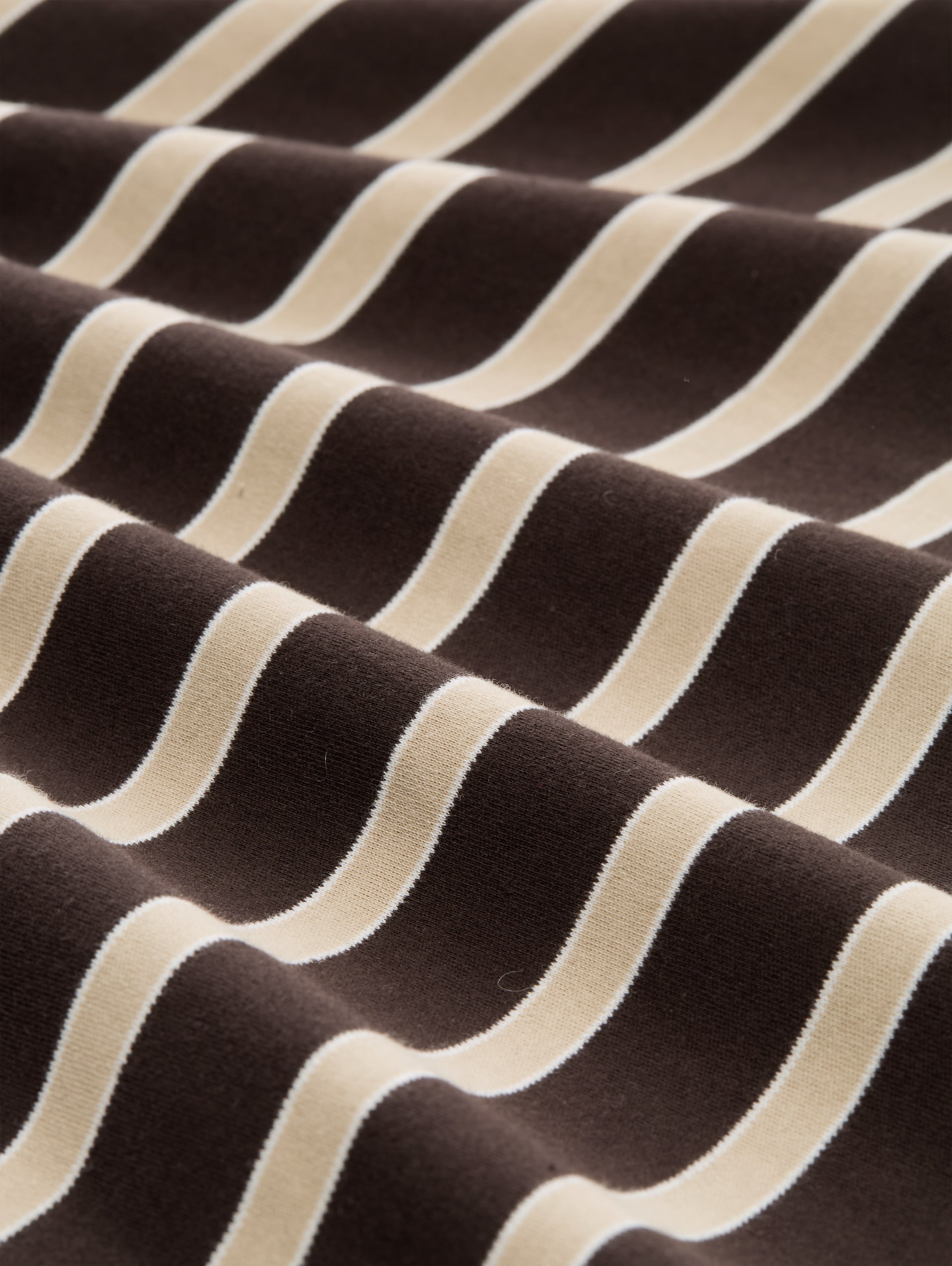 T-Shirt aus Baumwolle - brown beige irregular stripe - Material-Ansicht