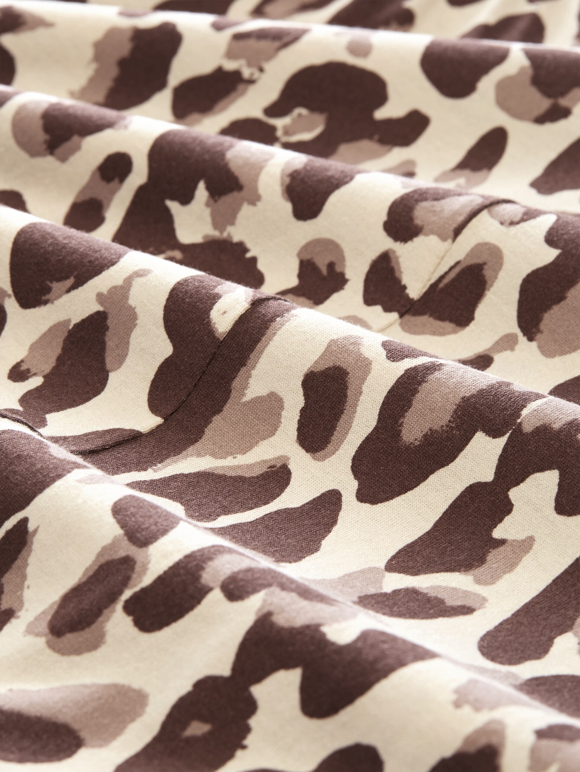 Blouse met patroon - brown beige leo print - Materiaalweergave