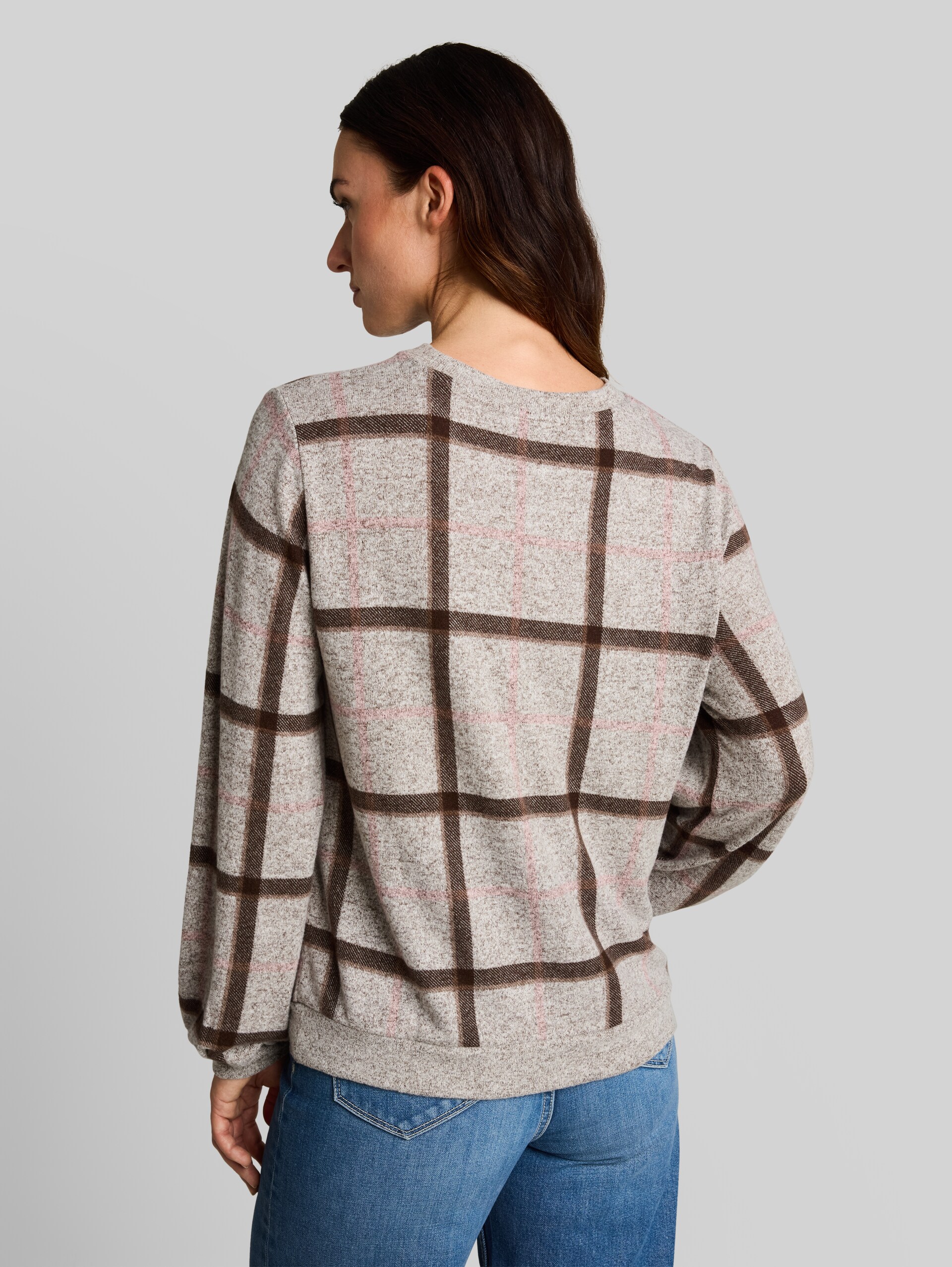 Cosy Langarmshirt mit Muster - brown melange check - Auschnitt Model-Rückansicht