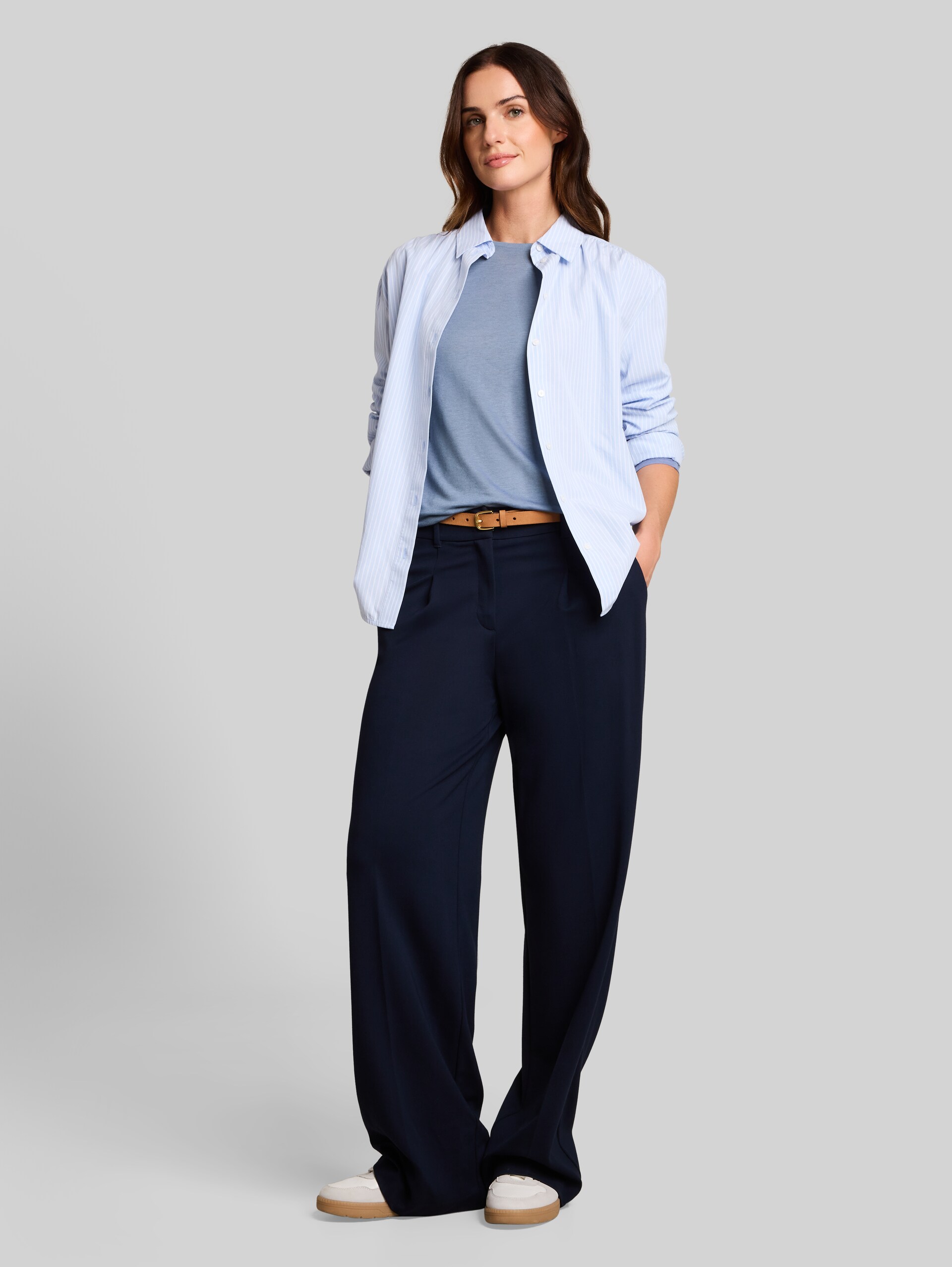 Slim Fit Langarmshirt mit Wollanteil - fern blue melange - Model-Vorderansicht