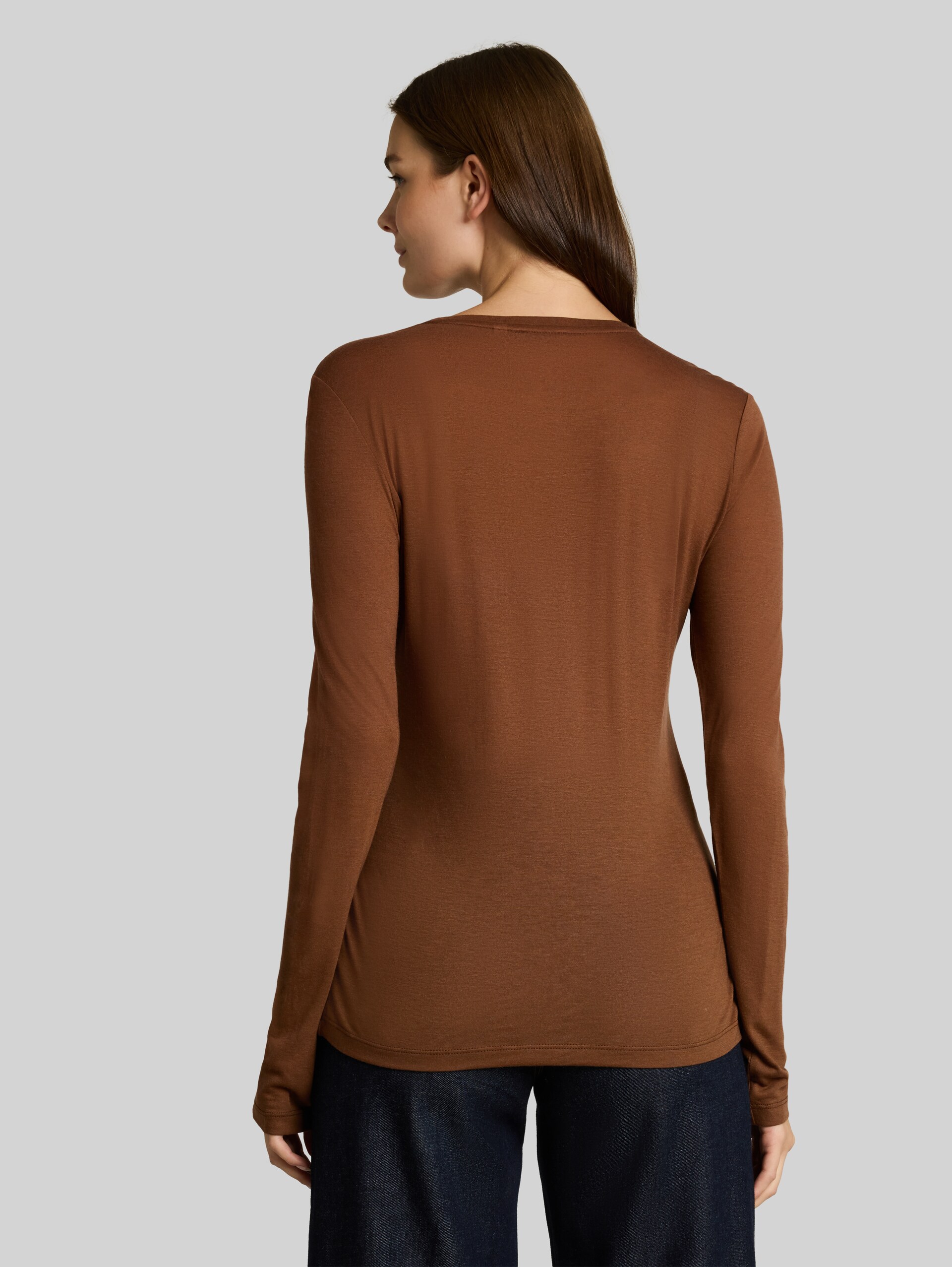 T-shirt à manches longues coupe ajustée avec une touche de laine - camel - Découpe Vue arrière du modèle