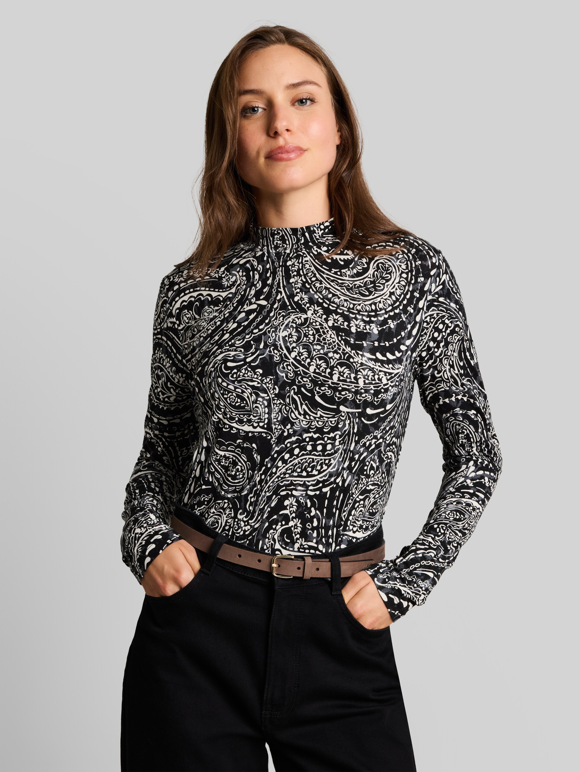 Slim fit shirt met lange mouwen en opstaande kraag - black paisley - Nek model vooraanzicht
