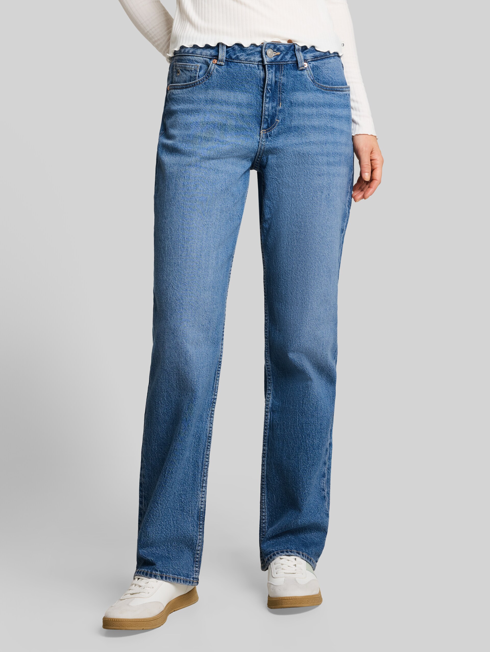 Jean TTELLA STRAIGHT stretch - Used Mid Stone Blue Denim - Découpe Vue de face du modèle