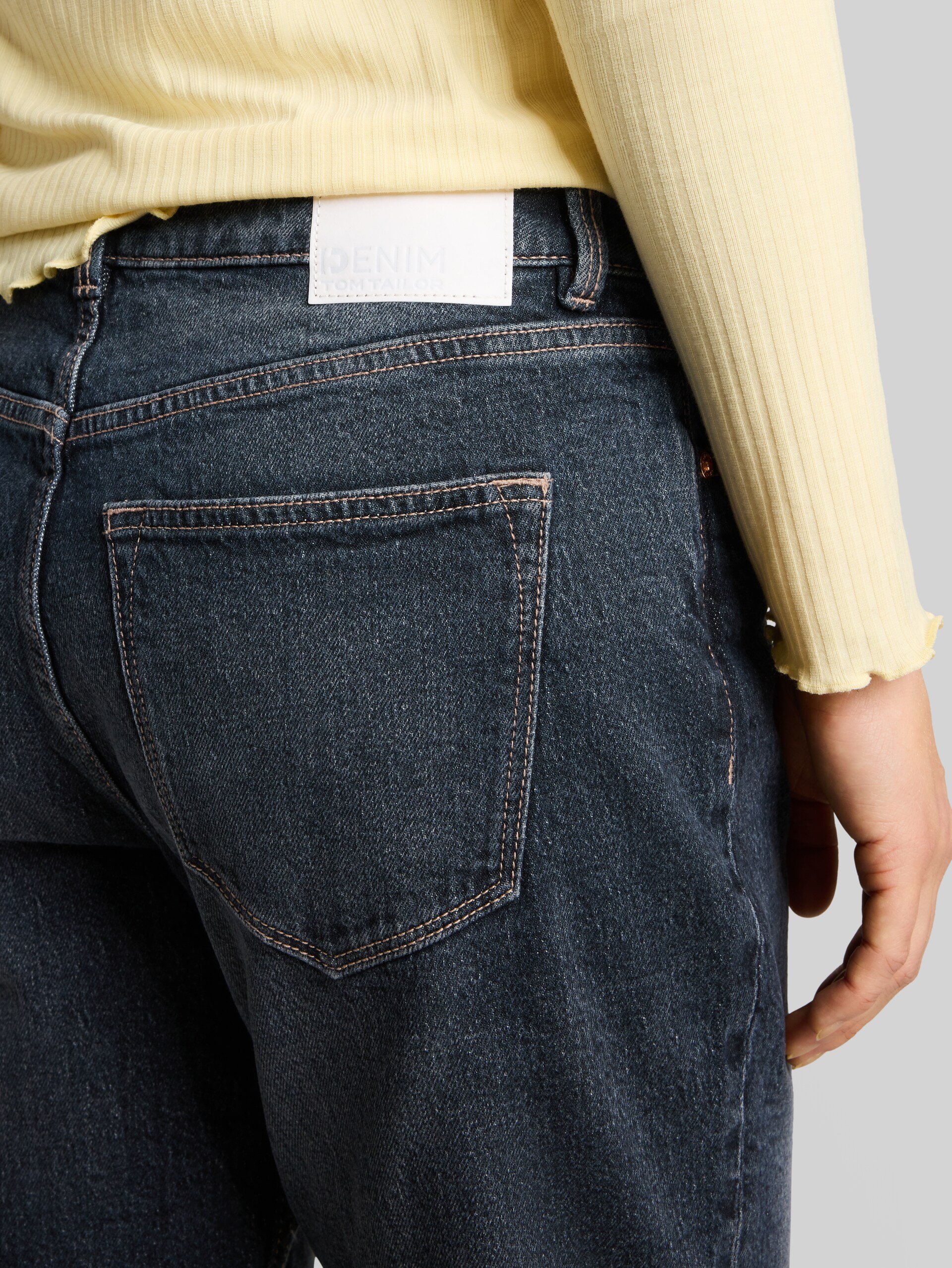 TTELLA STRAIGHT Jeans mit Stretch - dark stone blue grey denim - Detail-Model-Ansicht