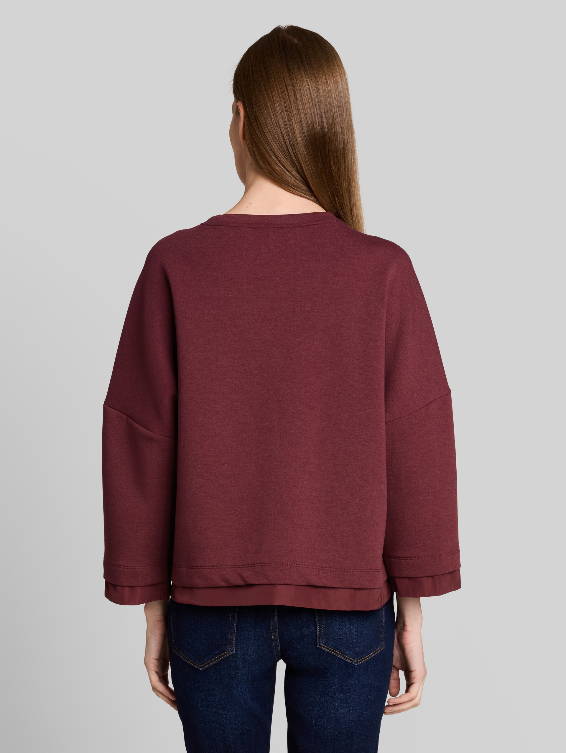 Loose Fit Sweatshirt mit 7/8-Arm - Preppy Plum - Auschnitt Model-Rückansicht
