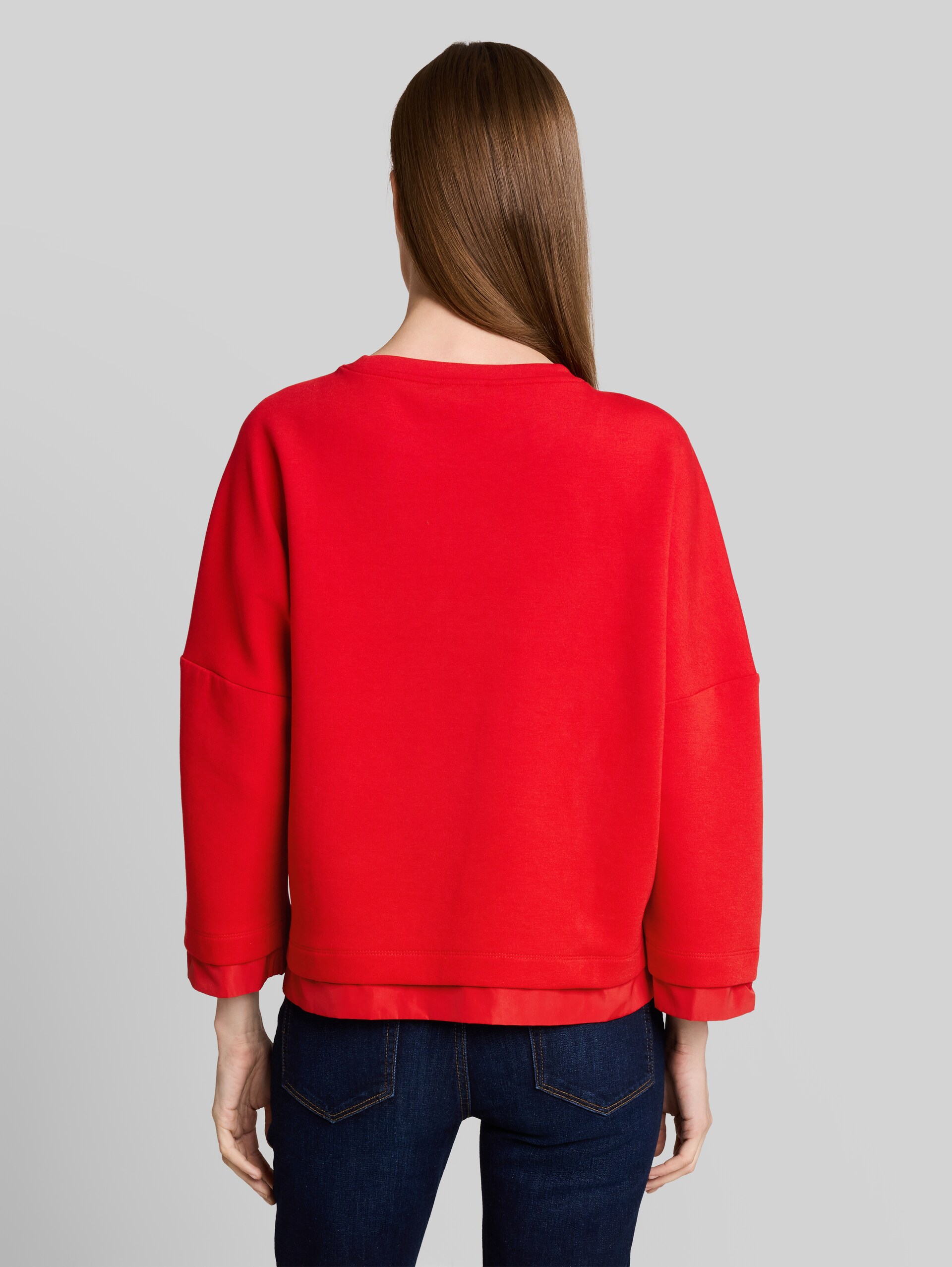 Loose Fit Sweatshirt mit 7/8-Arm - soft scarlet red - Auschnitt Model-Rückansicht