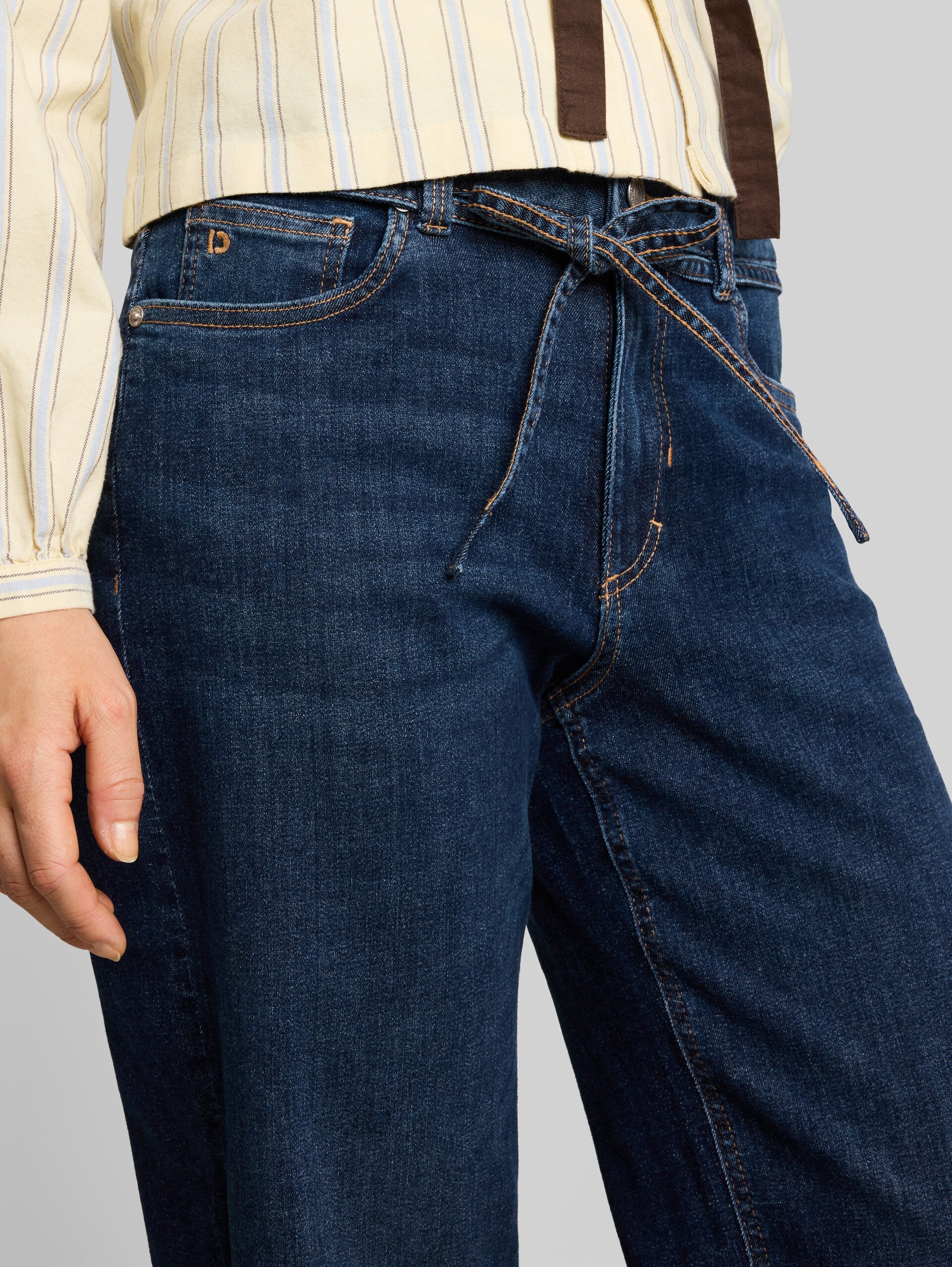 TTEMILY WIDE jeans with tie belt - Used Dark Stone Blue Denim - Detail model view