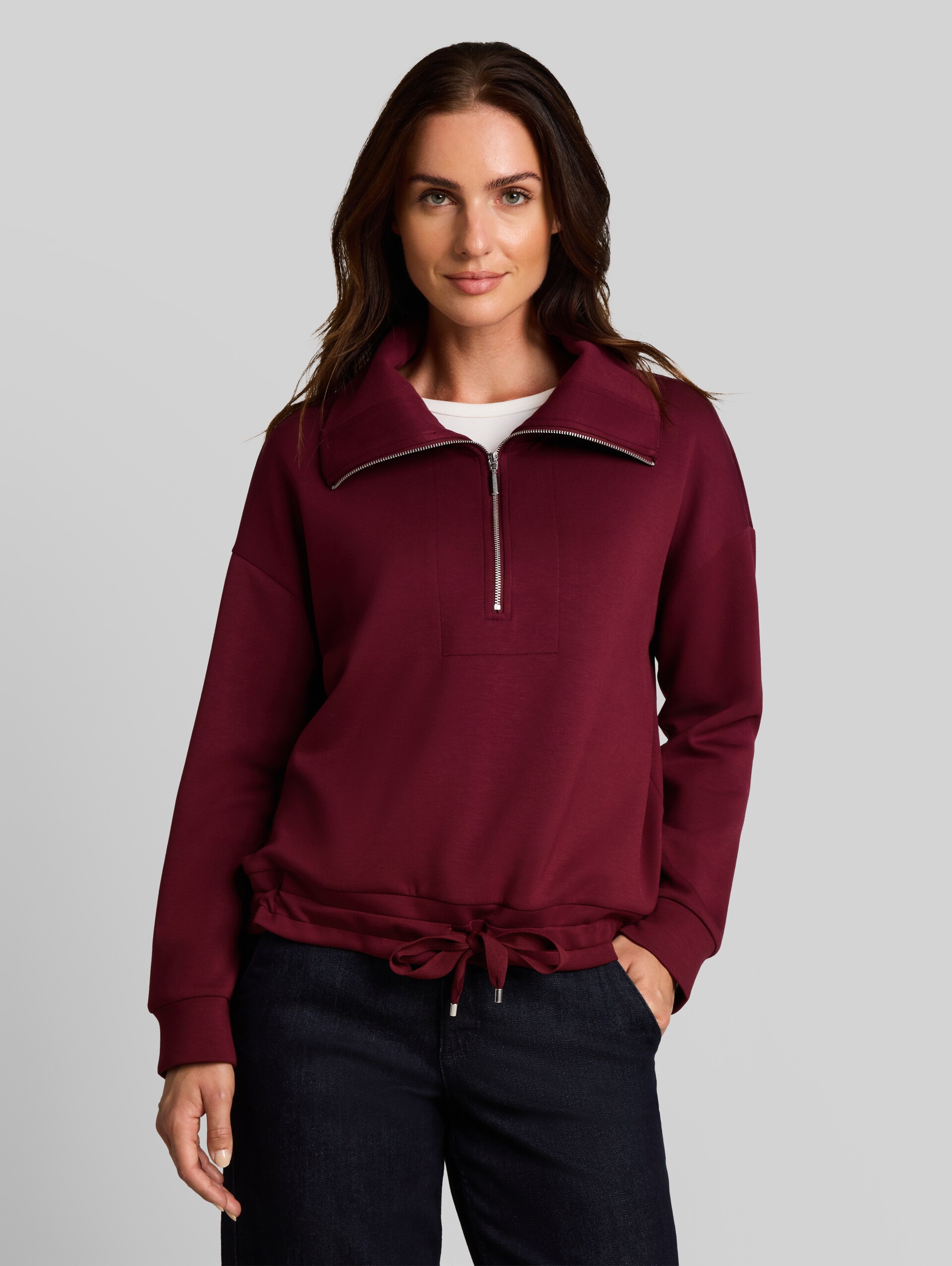Sweat à col roulé en scuba - Preppy Plum - Découpe Vue de face du modèle