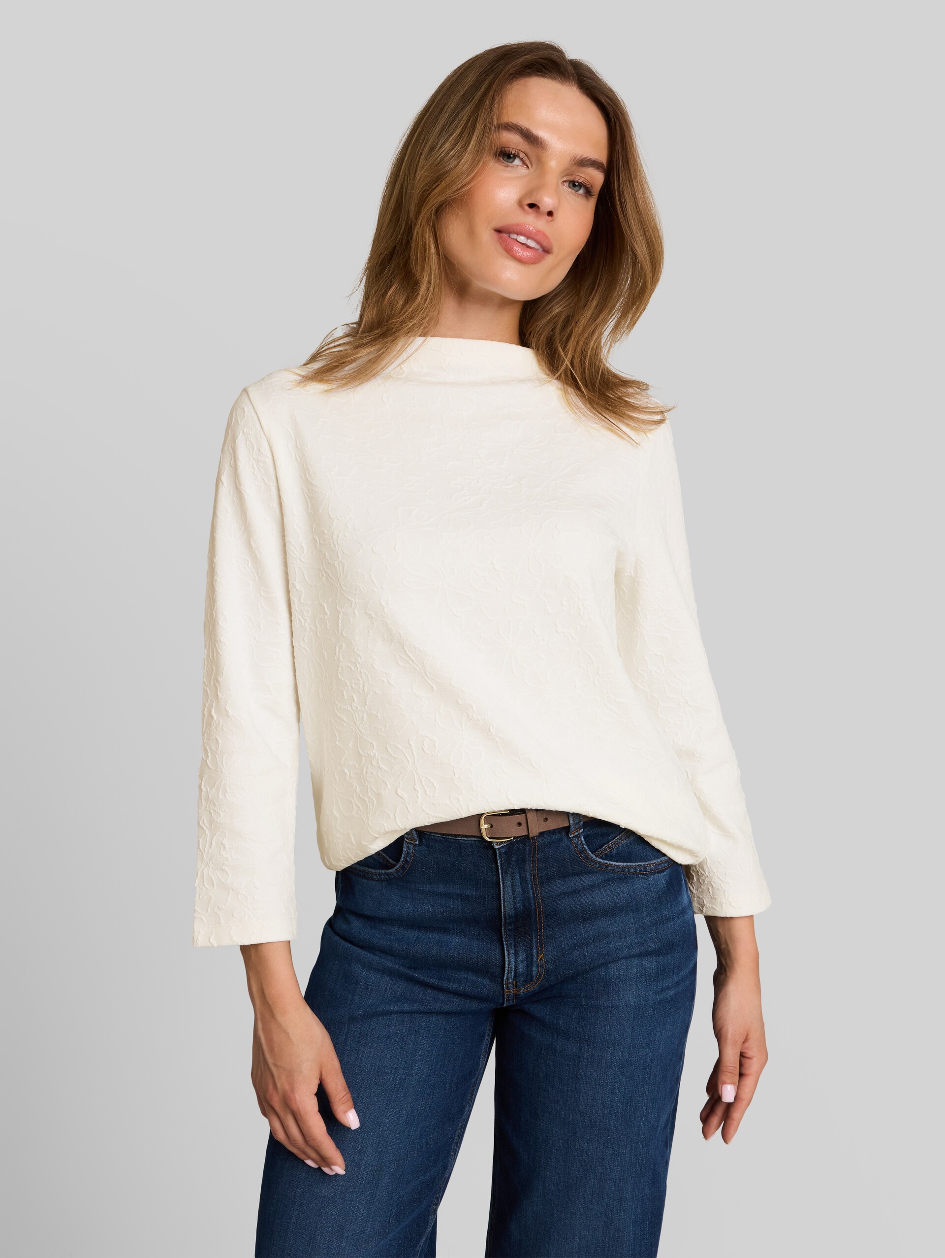 Jacquard sweatshirt with floral pattern - Whisper White - Neckline model front view