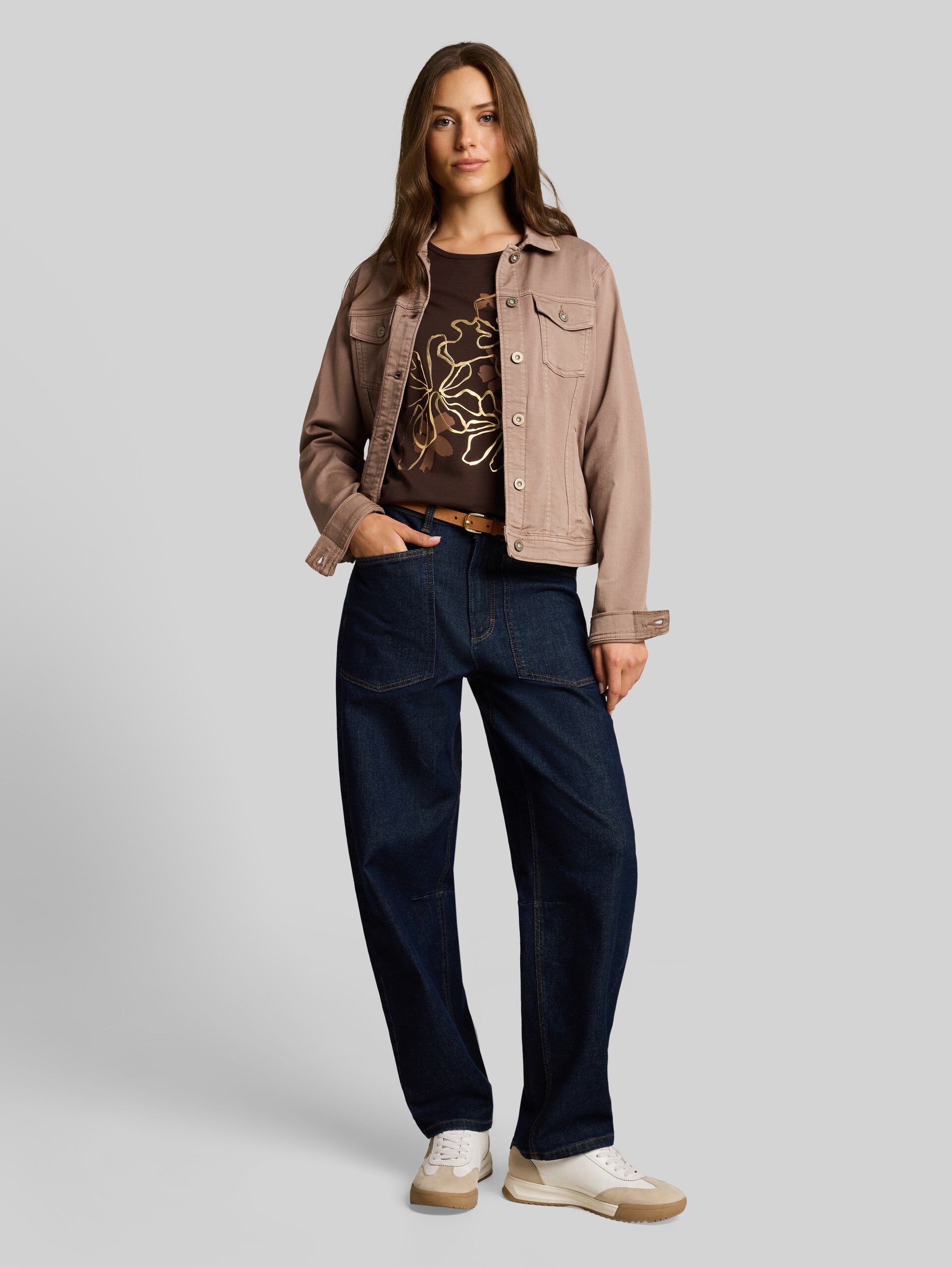 Slim fit shirt met lange mouwen en bloemenprint - java dark brown - Model vooraanzicht
