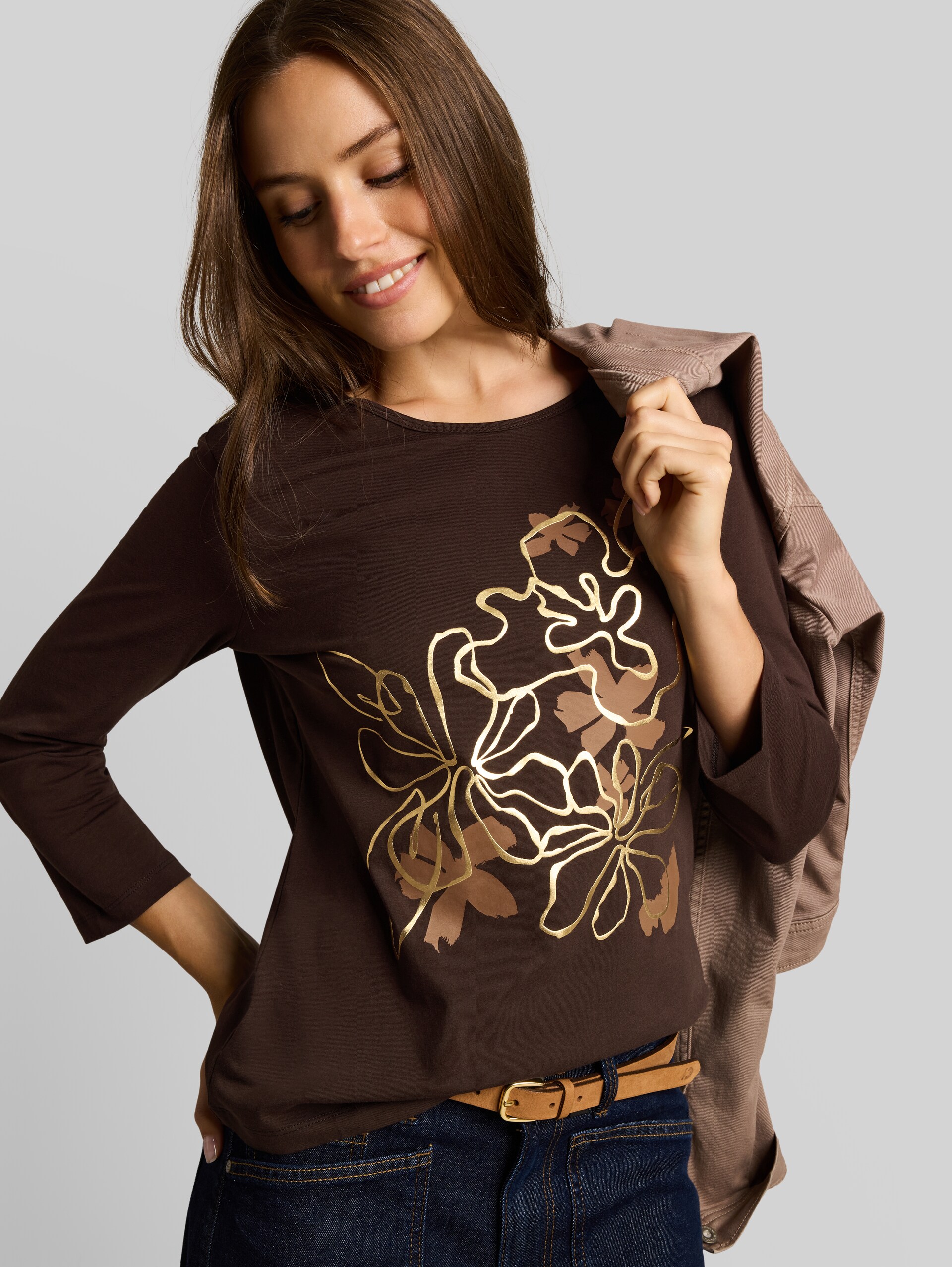 Slim fit shirt met lange mouwen en bloemenprint - java dark brown - Detailaanzicht model