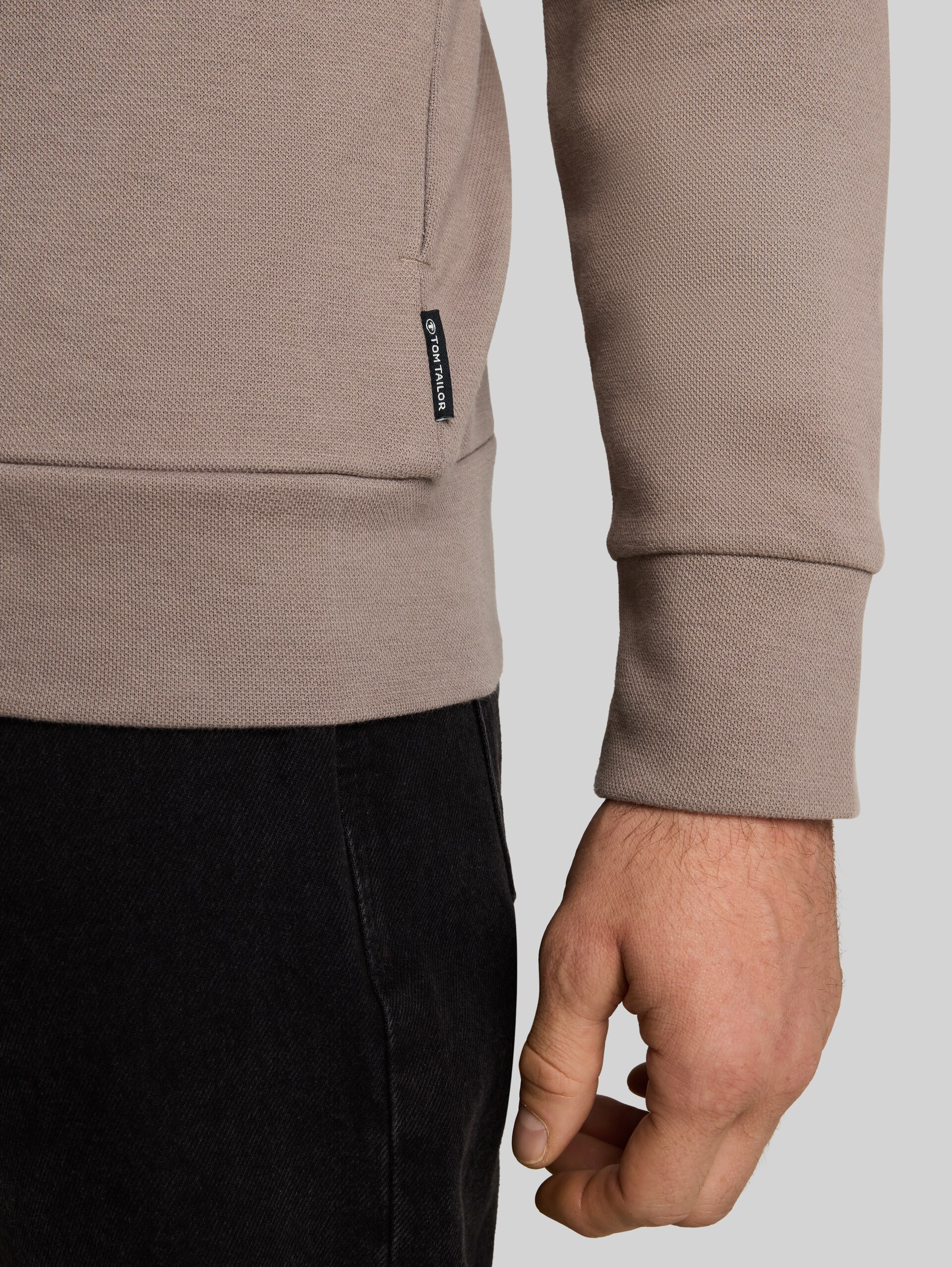 Sweat à capuche avec col bomber - Driftwood Taupe - Vue détaillée du modèle