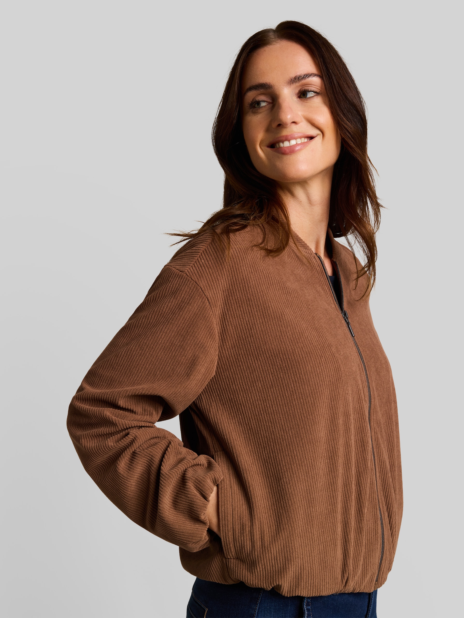 Loose Fit Bomberjacke aus Cord - camel