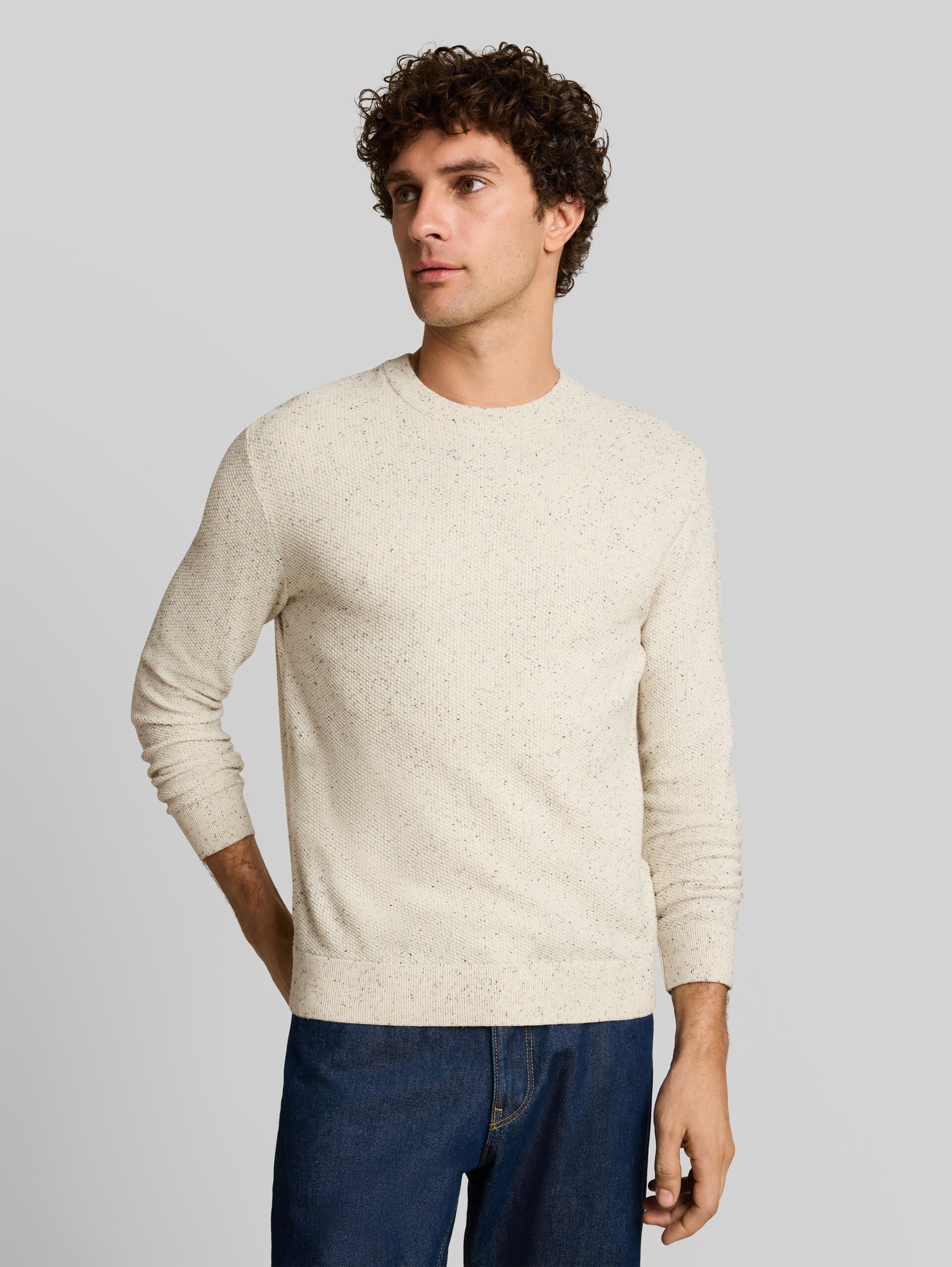 Pull en maille de coton - off white neps - Découpe Vue de face du modèle