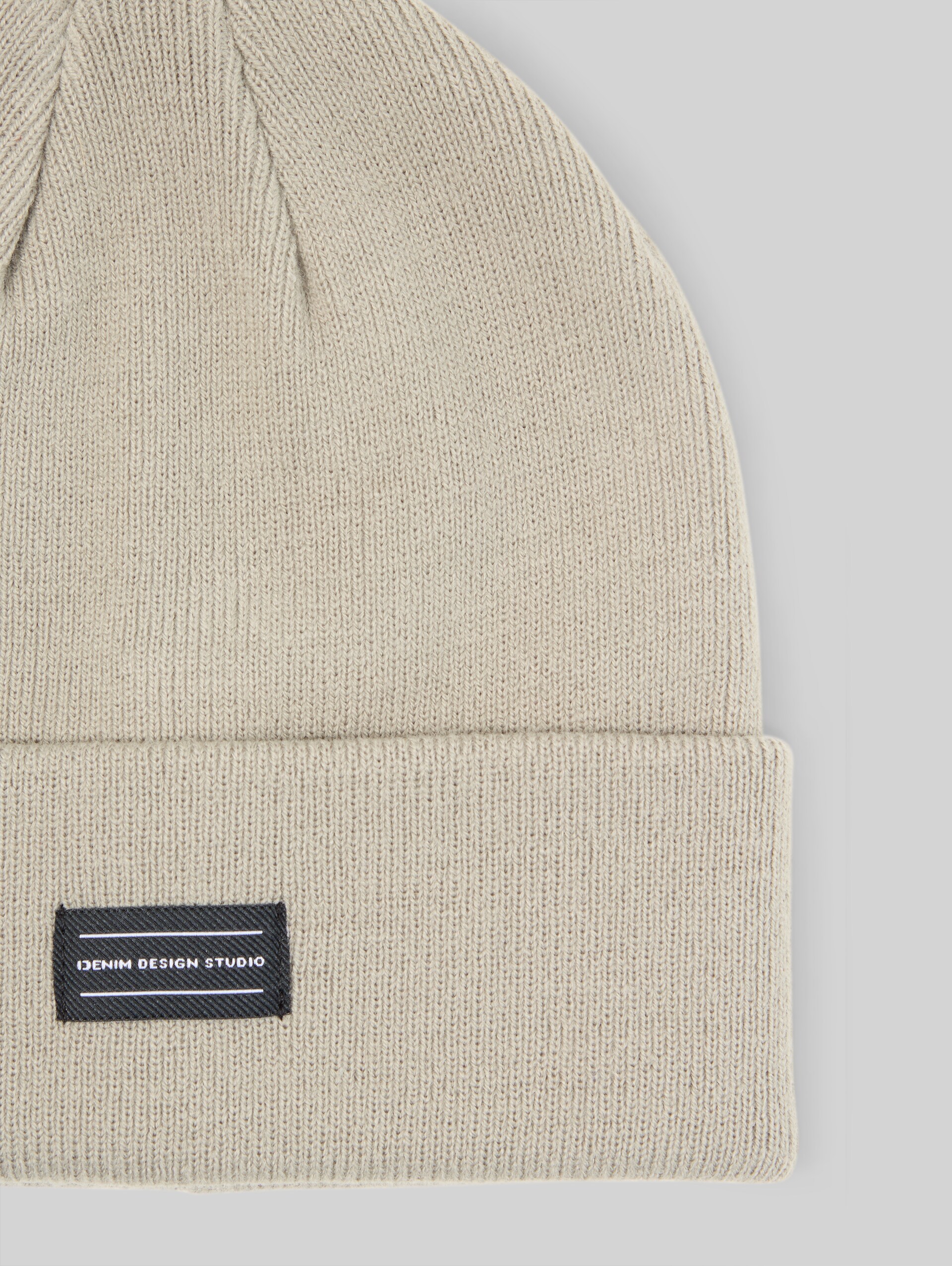 Beanie Mütze mit Logo-Badge - dark sage green - Material-Ansicht