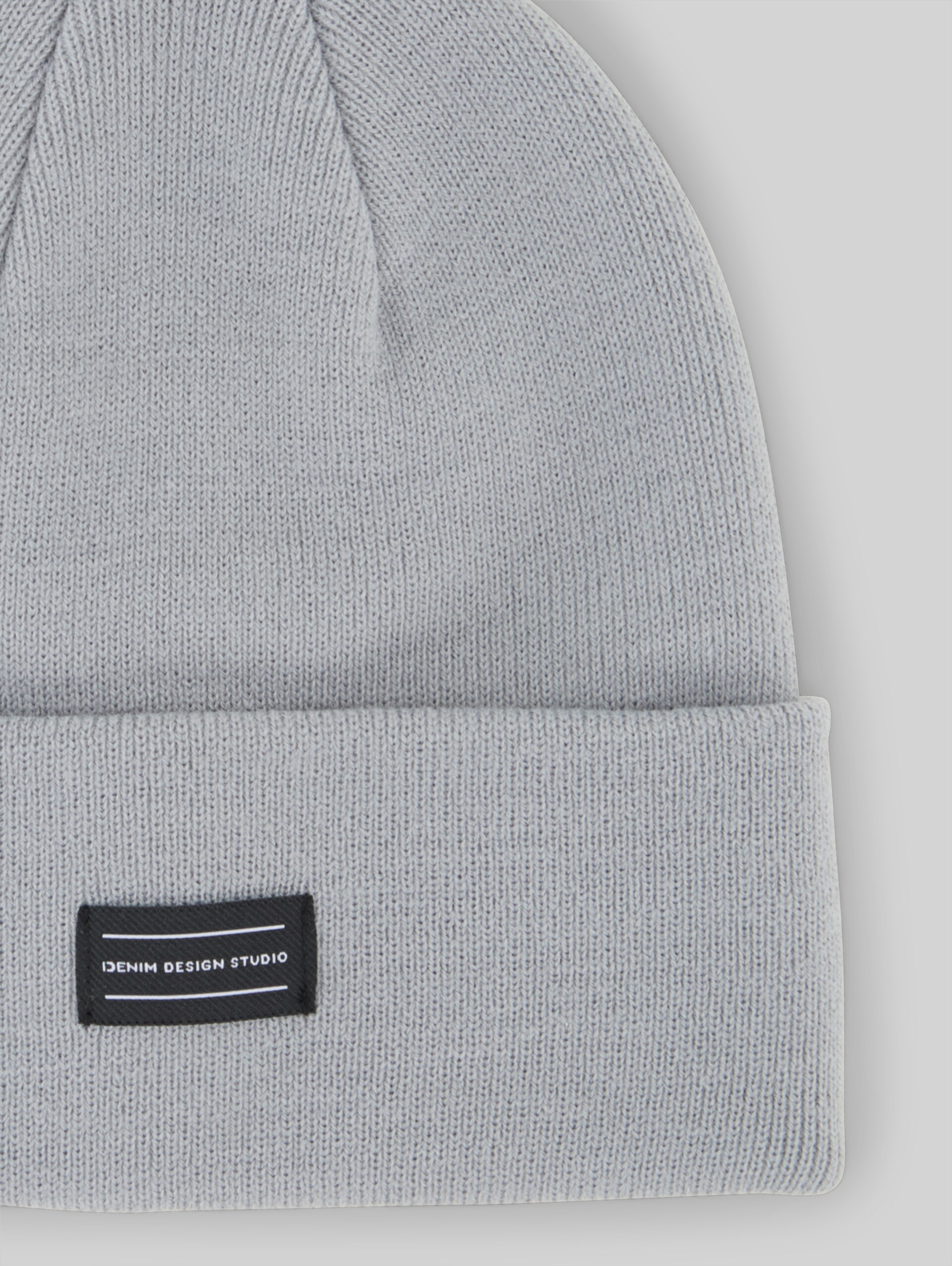Beanie Mütze mit Logo-Badge - ultimate grey - Material-Ansicht