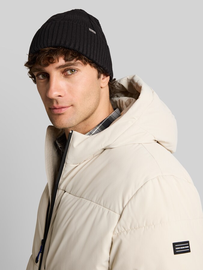 Bonnet avec motif torsadé par Denim Male, Black