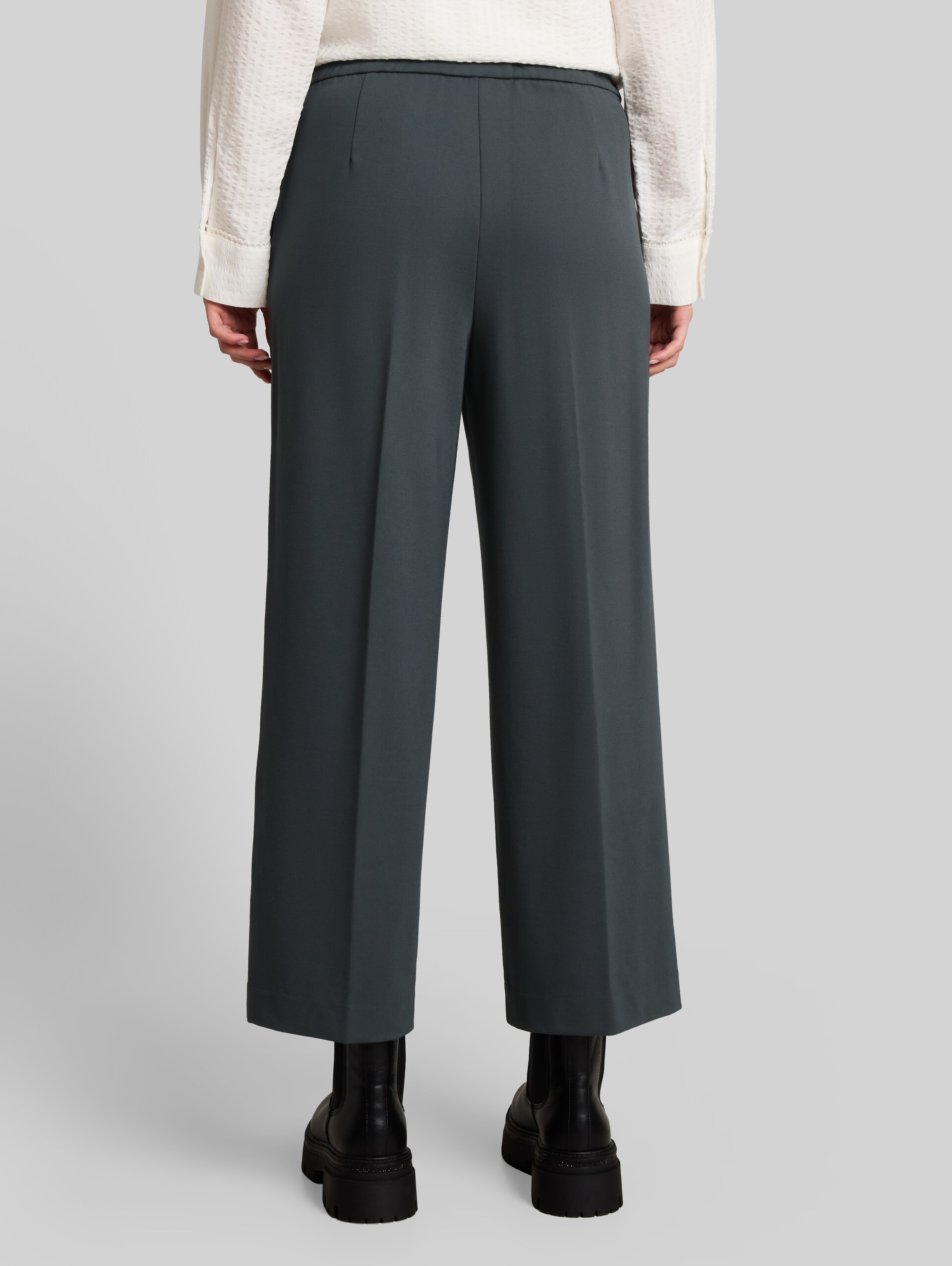 Culotte à taille élastique - Darkest Olive - Découpe Vue arrière du modèle