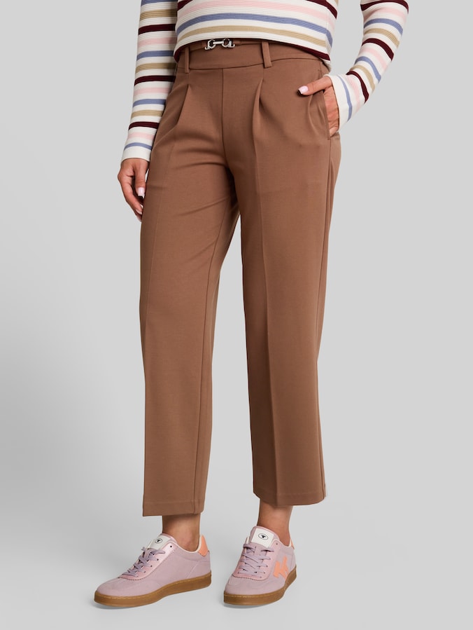 Cropped straight-leg trousers with a belt by Women, camel