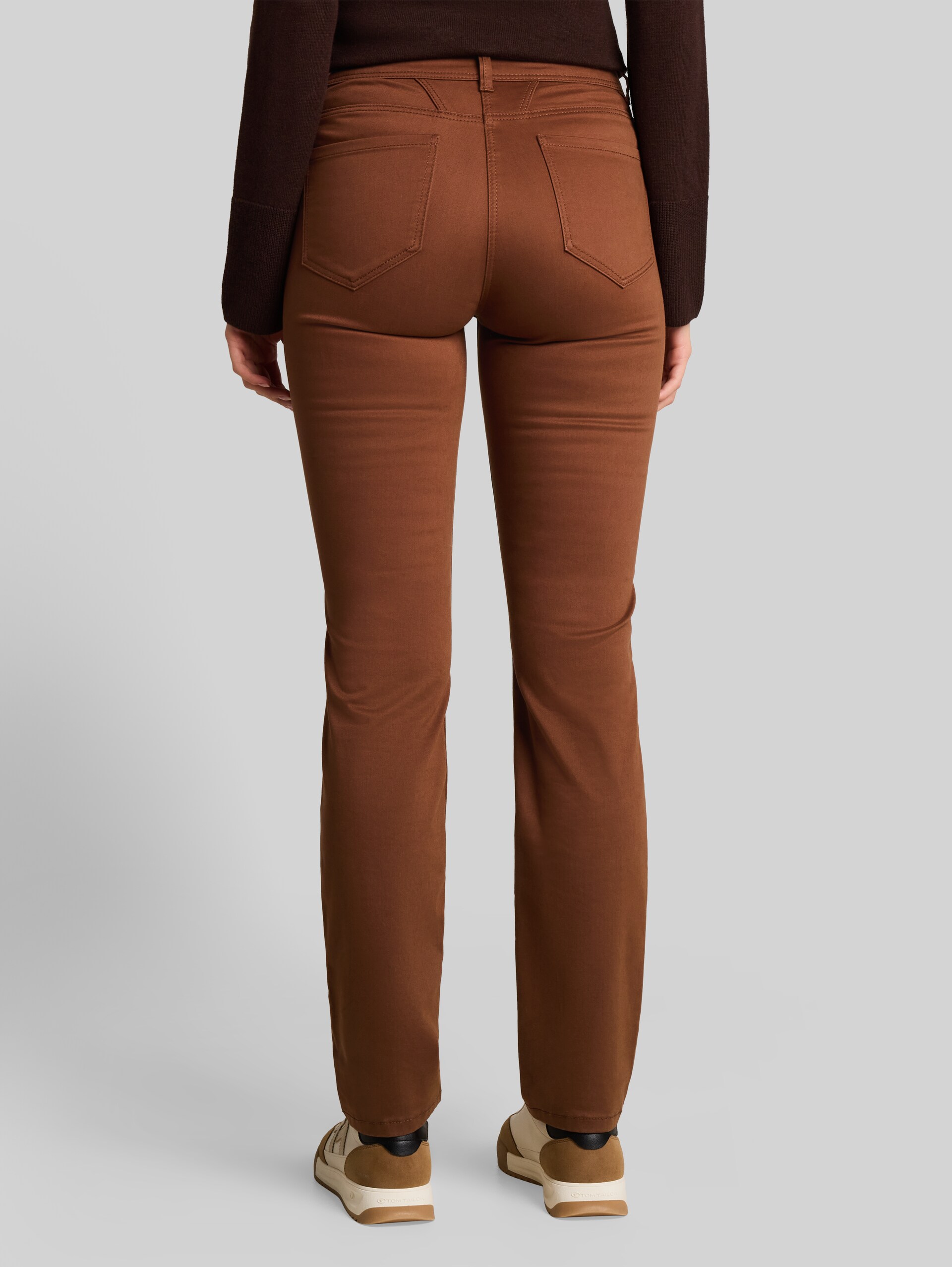 TTEDDA SLIM broek - camel - Neklijn model-achteraanzicht