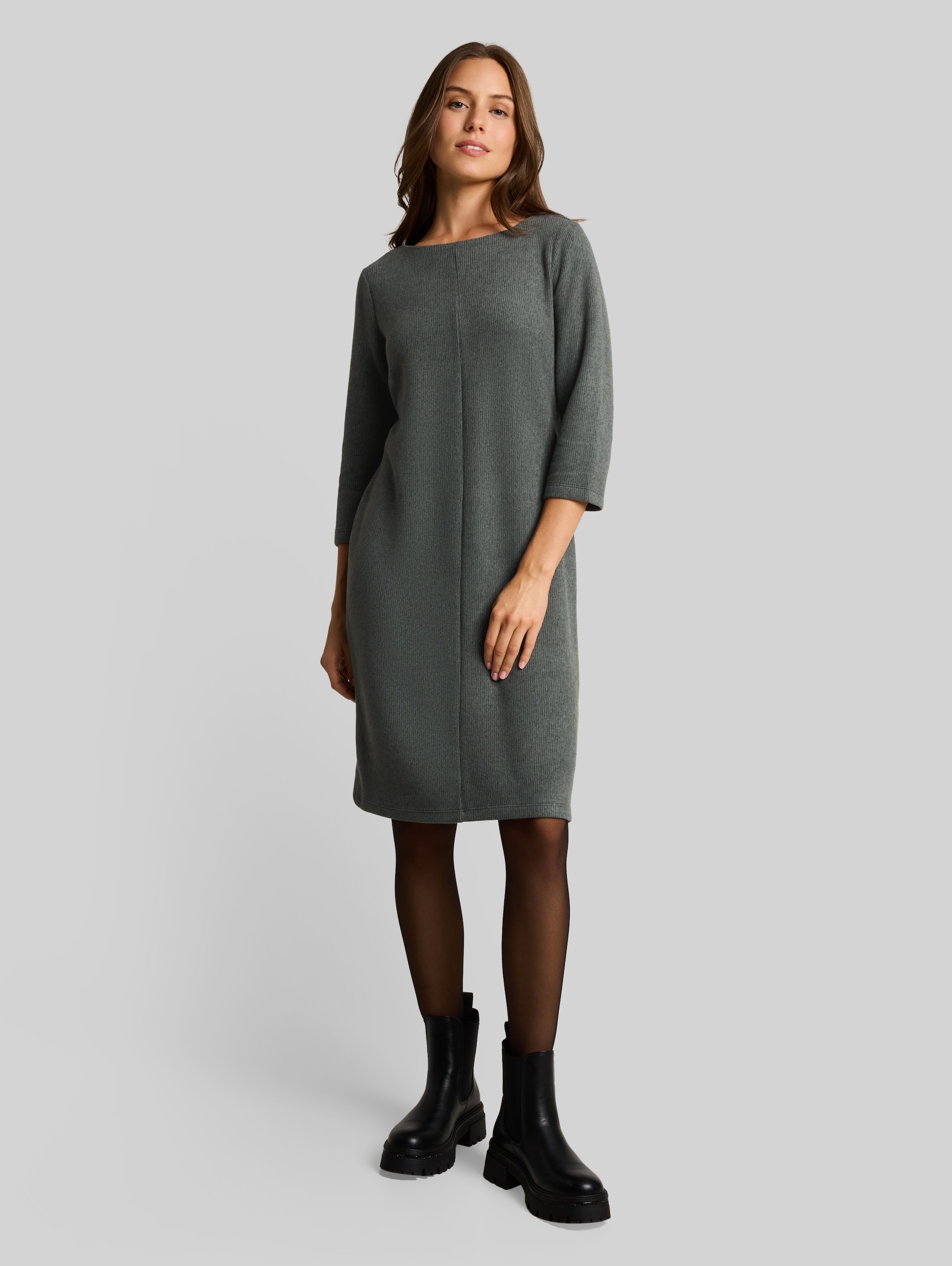 Robe confortable à effet chiné - dark olive melange - Vue de face du modèle
