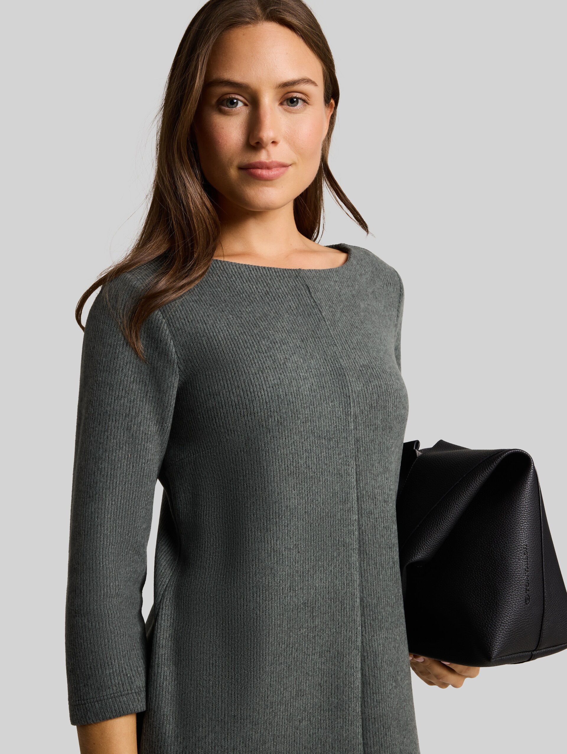Robe confortable à effet chiné - dark olive melange - Vue détaillée du modèle