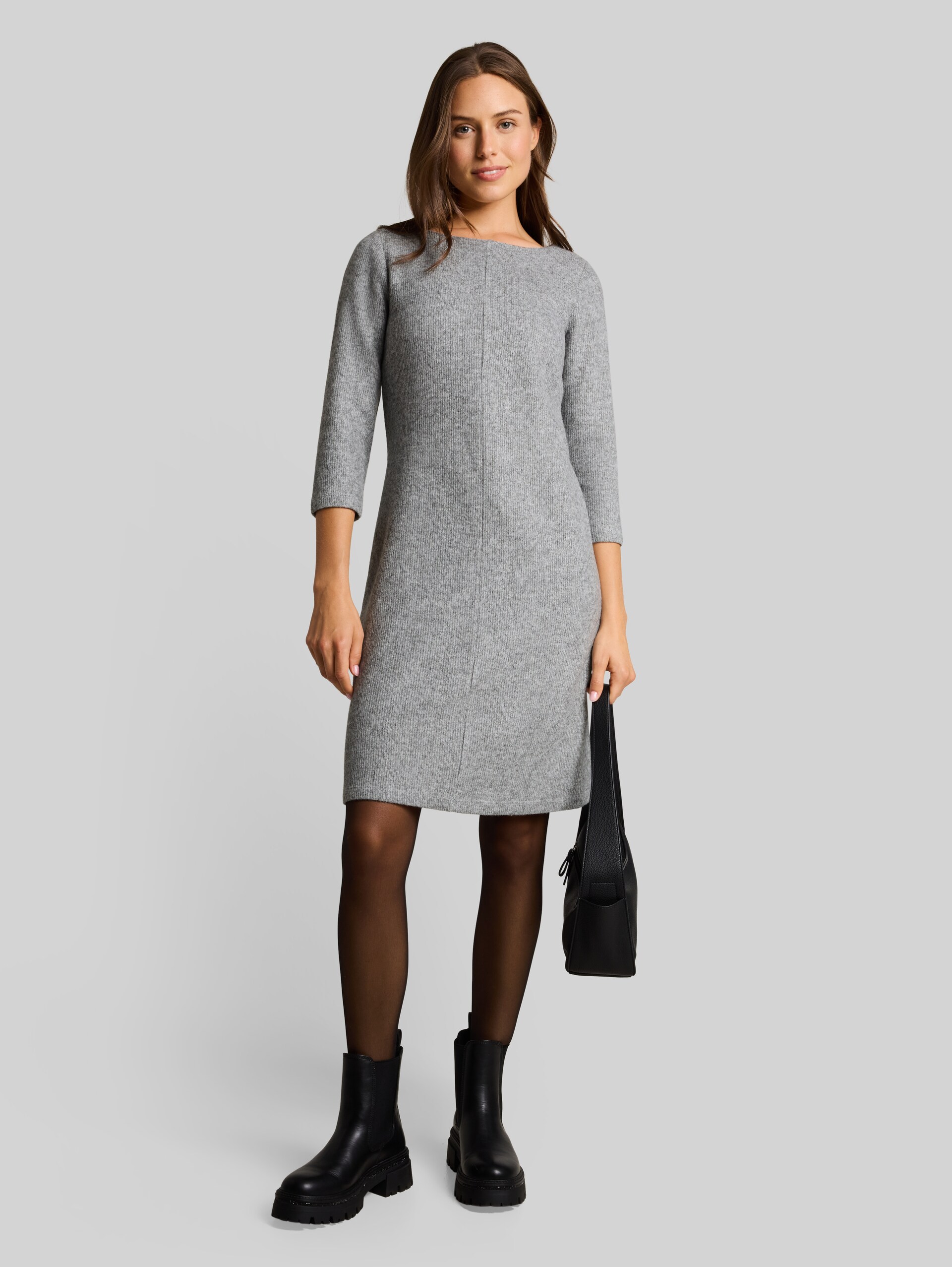 Robe confortable à effet chiné - soft grey melange - vue latérale du modèle