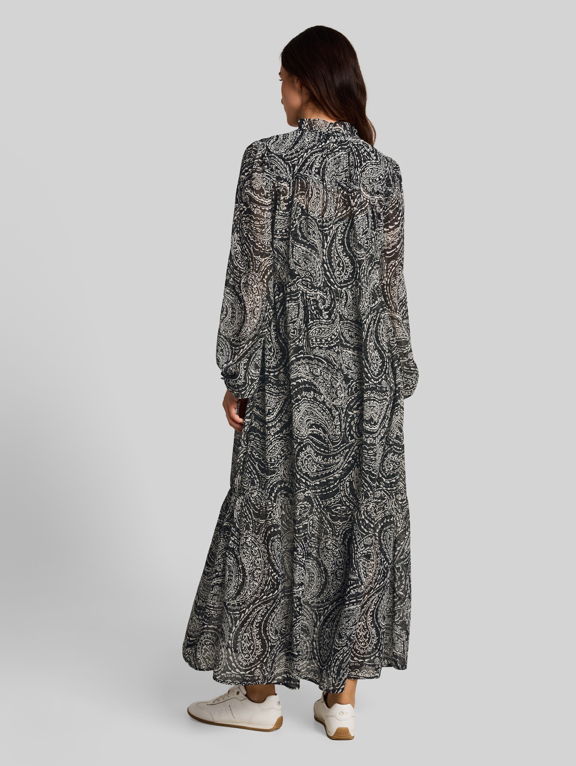 Robe longue ample à motif cachemire - black paisley - Vue arrière du modèle