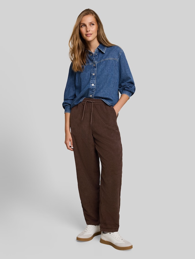 Pantalon en velours côtelé « Barrel » avec cordon de serrage par Denim Female, cool dark brown