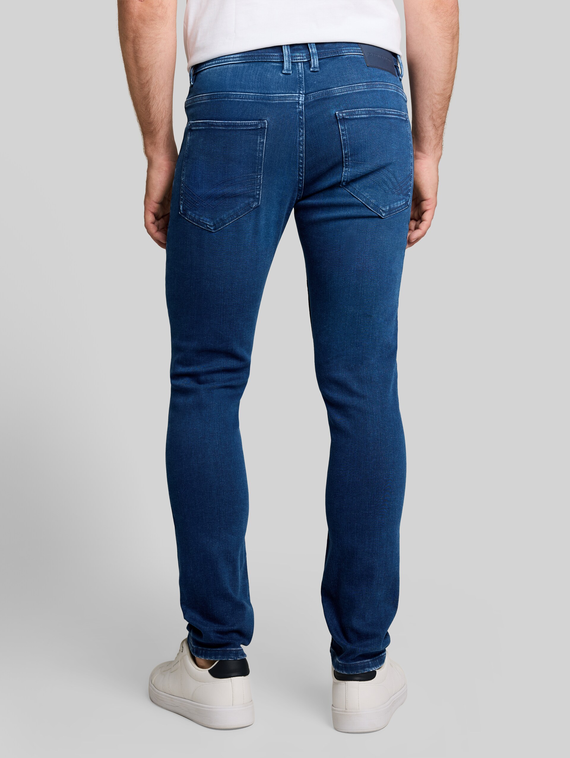 TTTROY SLIM Jeans - mid stone bright blue denim - Auschnitt Model-Rückansicht