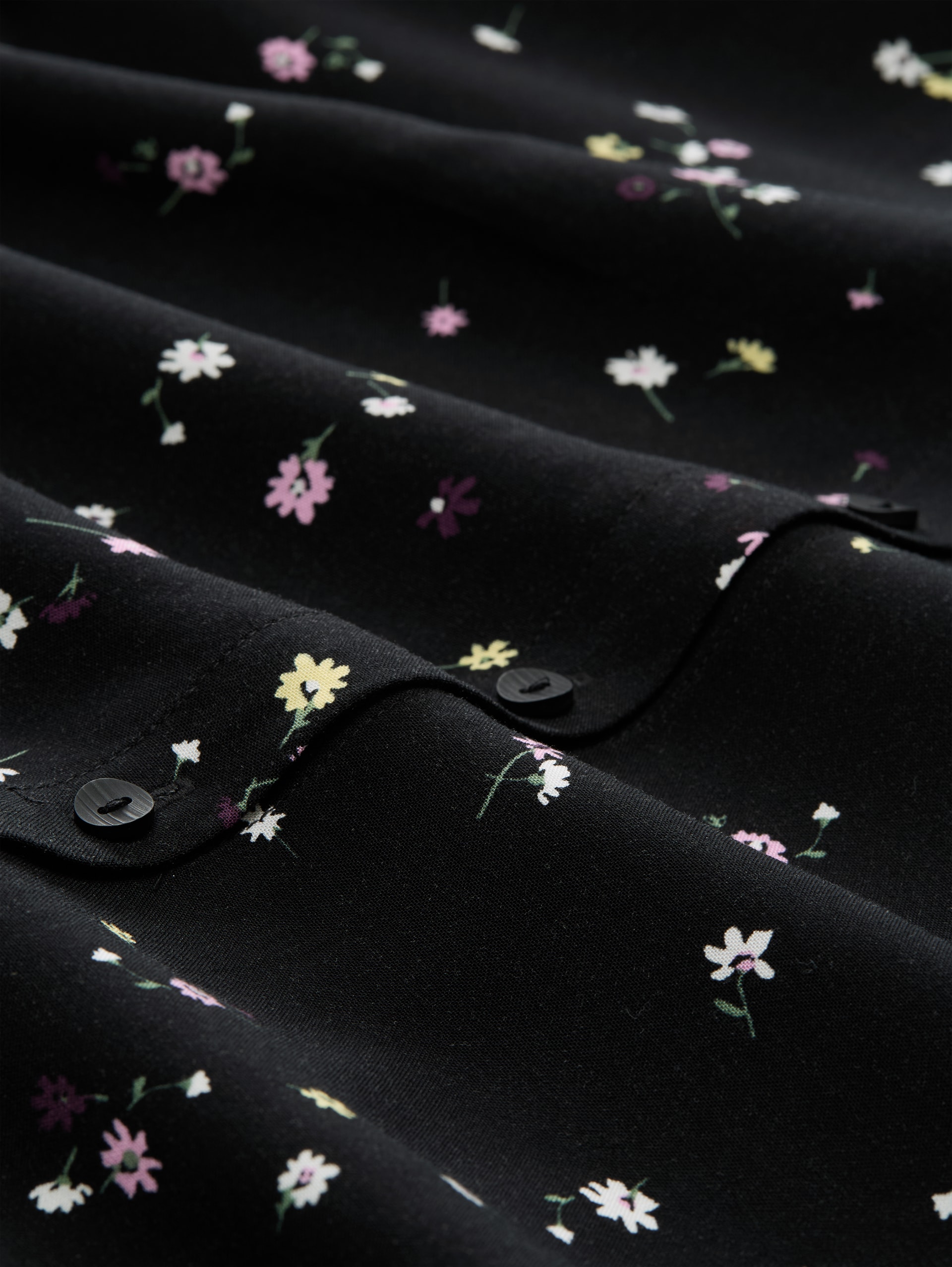Bluse mit Muster - black flower print - Material-Ansicht