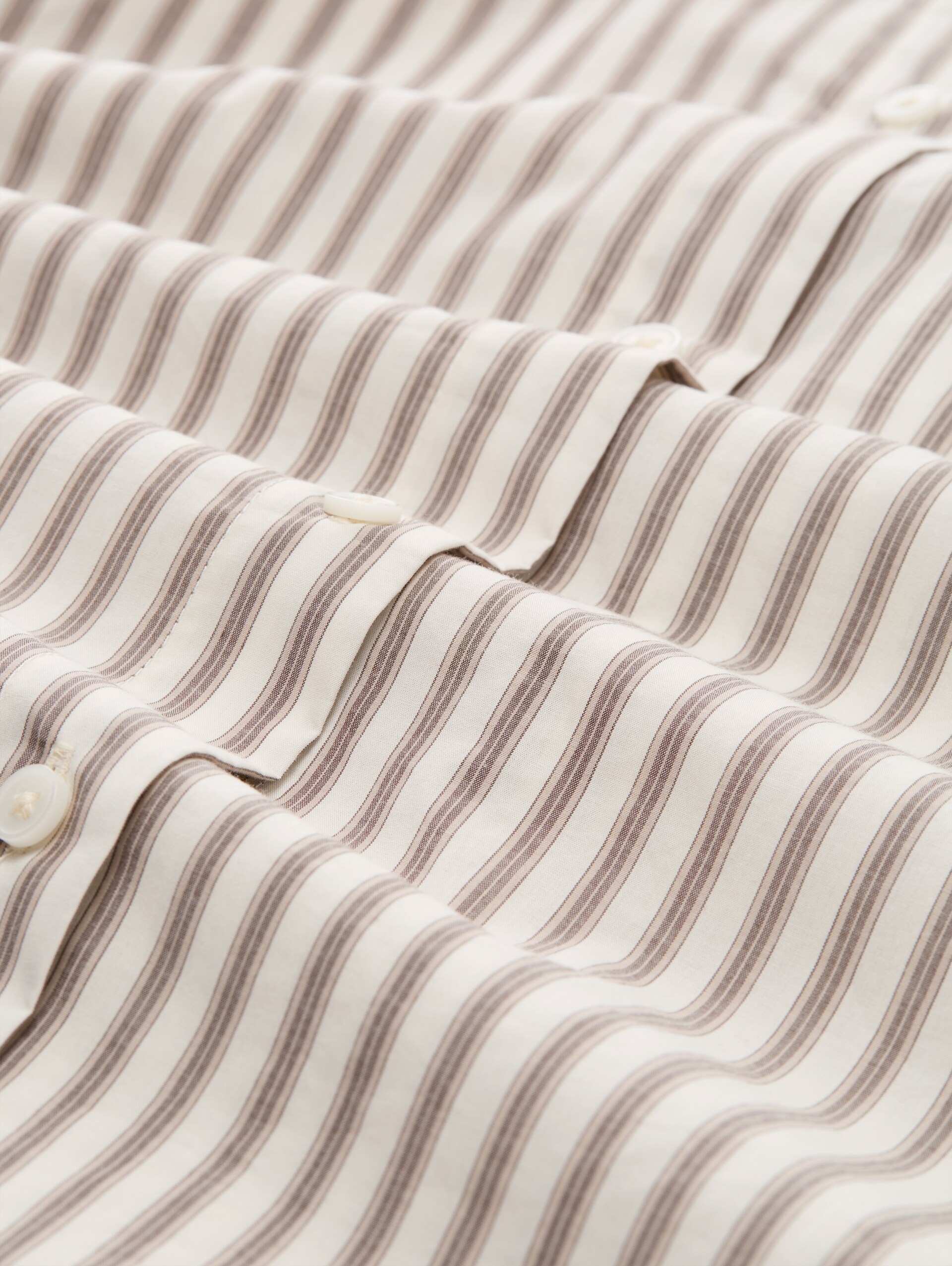 Oversize Hemdbluse mit Streifenmuster - off white brown beige stripe - Material-Ansicht