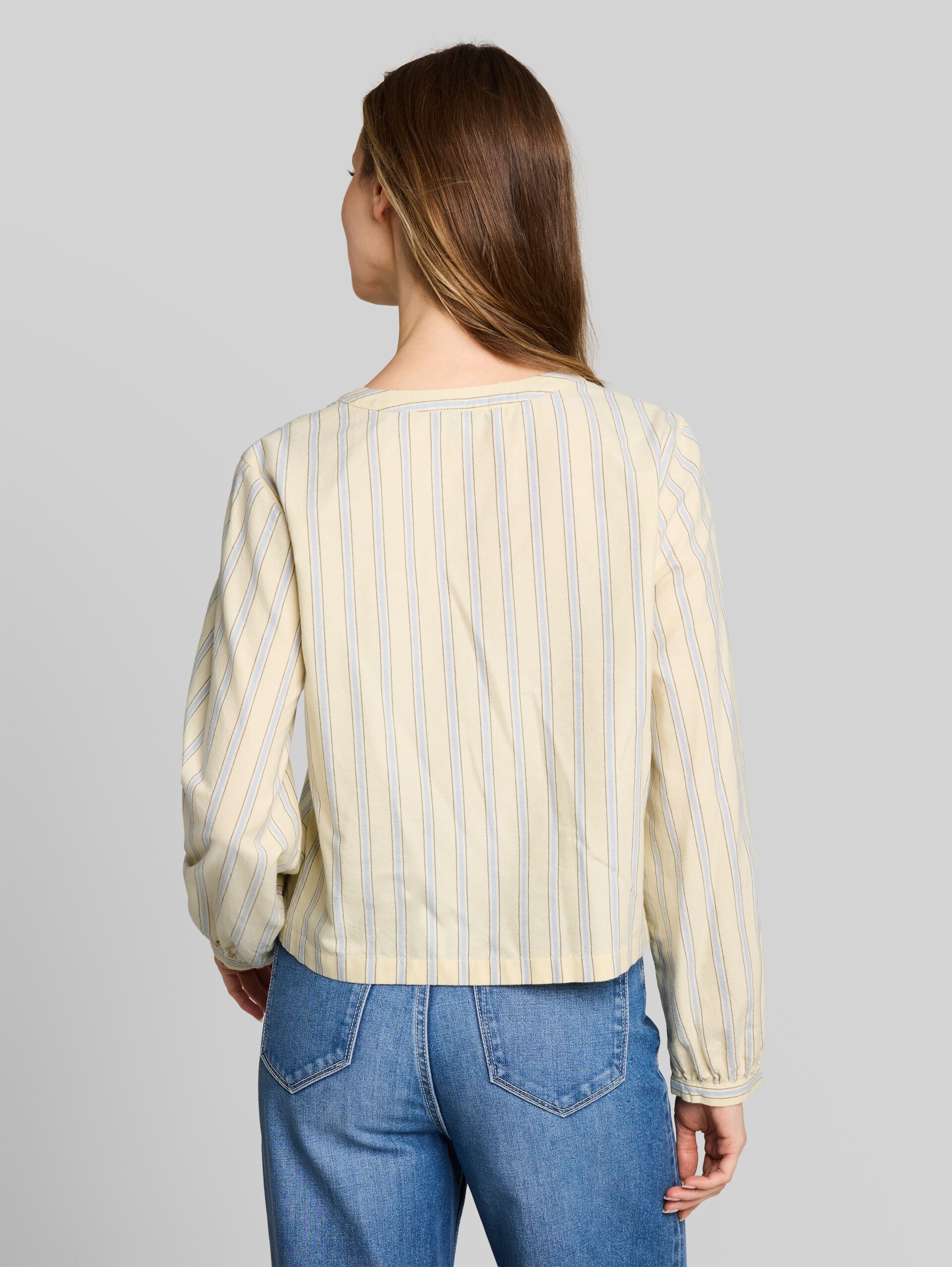 Oxford-blouse met strik - yellow blue brown stripe - Neklijn model-achteraanzicht