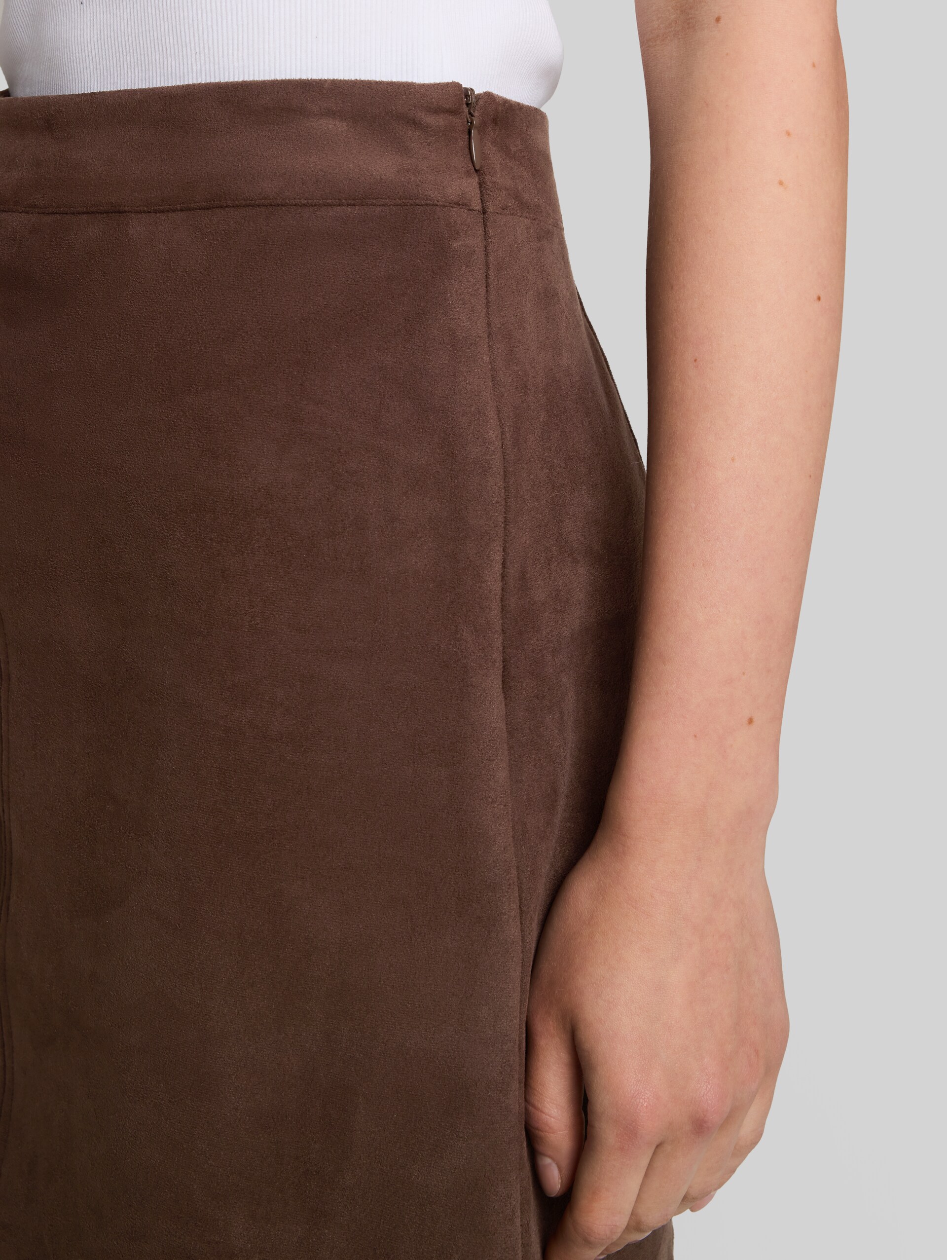Mini-Rock in Wildleder-Optik - cool dark brown - Detail-Model-Ansicht