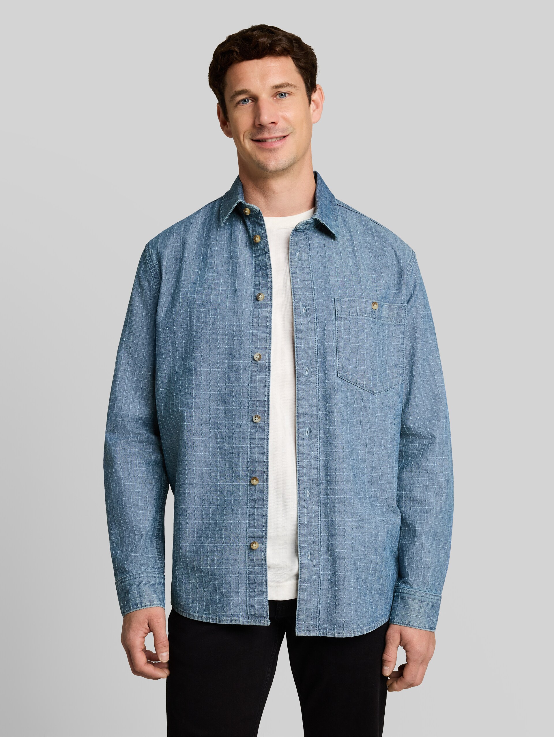 Comfort Fit spijkerblouse - mid blue denim check - Nek model vooraanzicht