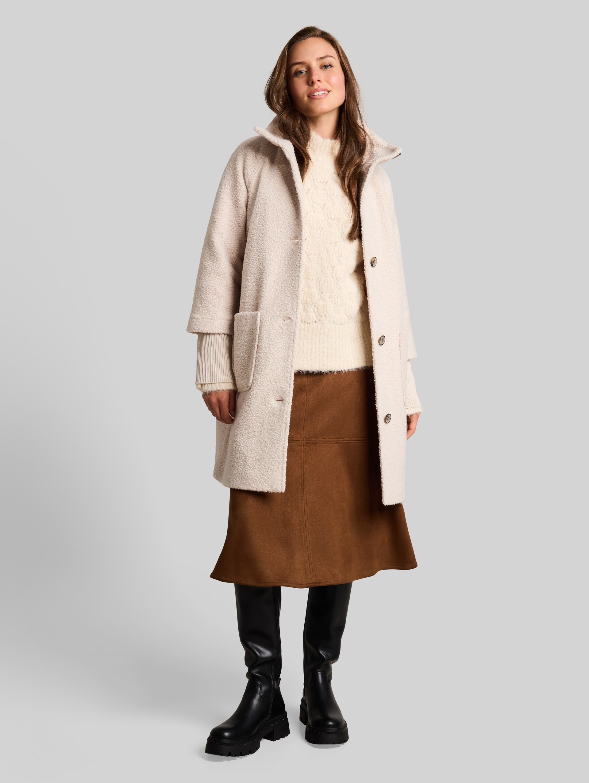 Rok in suède-look - camel - Model vooraanzicht