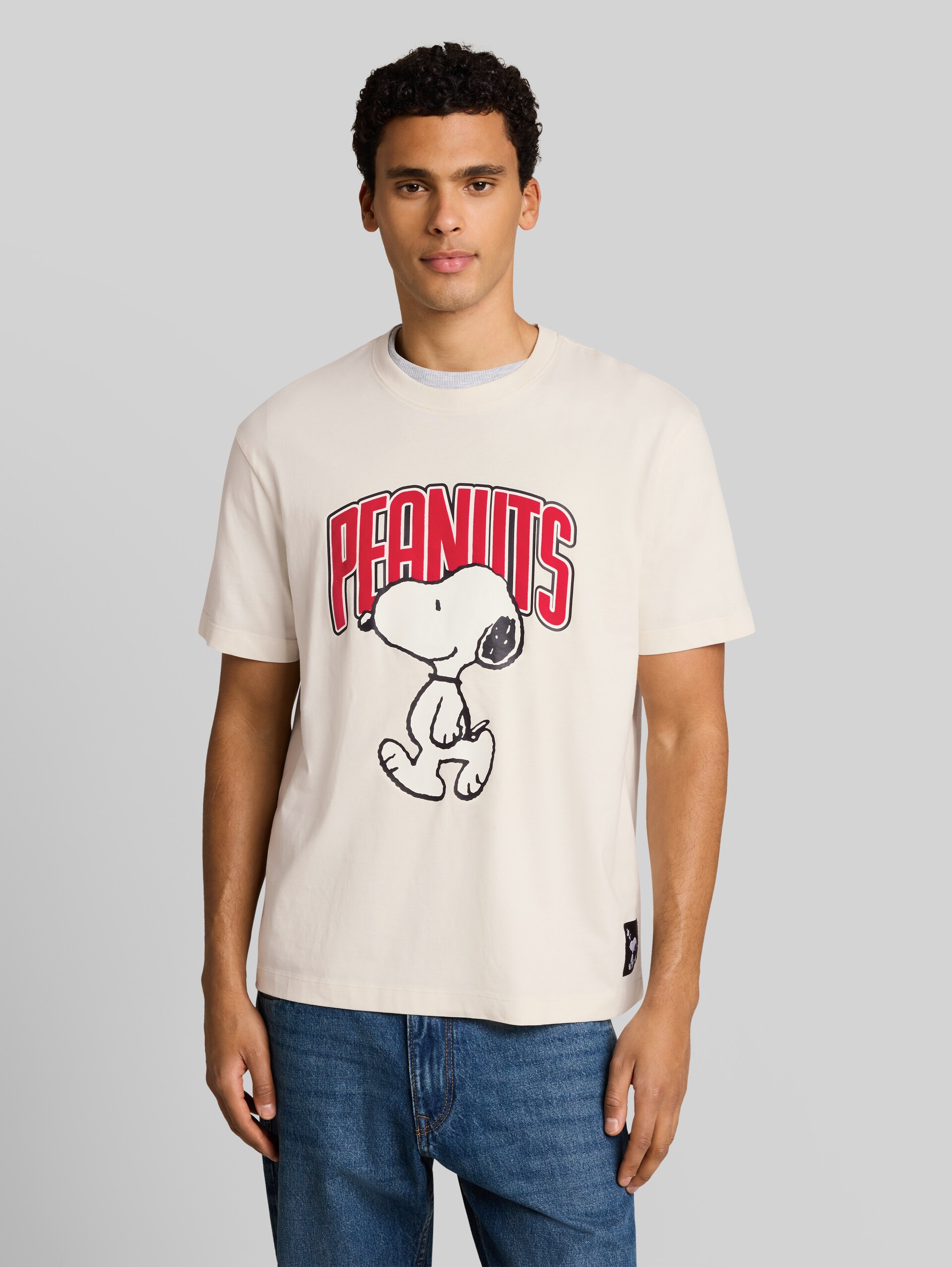 Relaxed Fit T-Shirt mit Snoopy-Print - Gardenia White - Ausschnitt Model-Vorderansicht