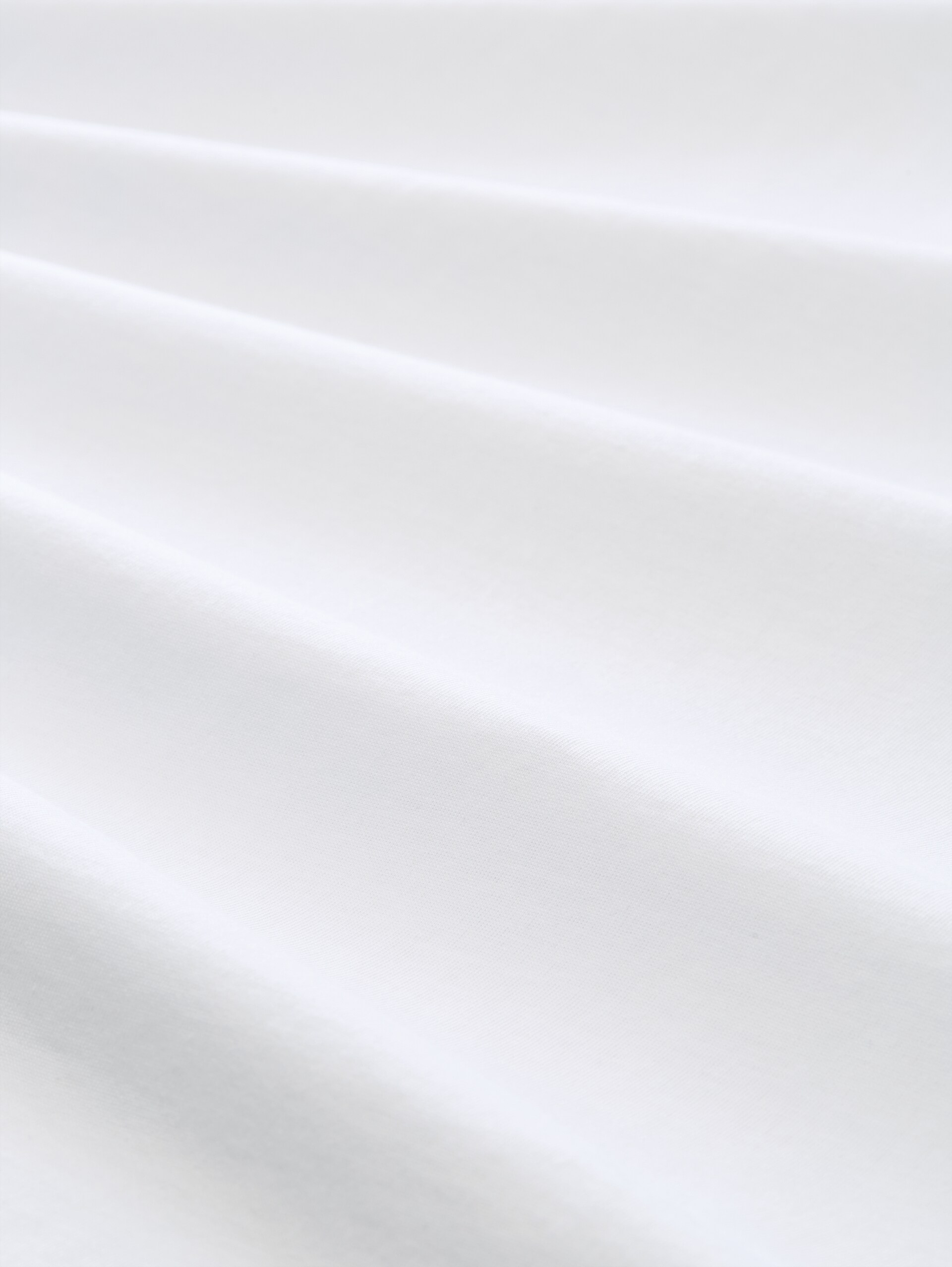 Plus Size - Lot de 2 t-shirts à col en V - White - Vue de la matière