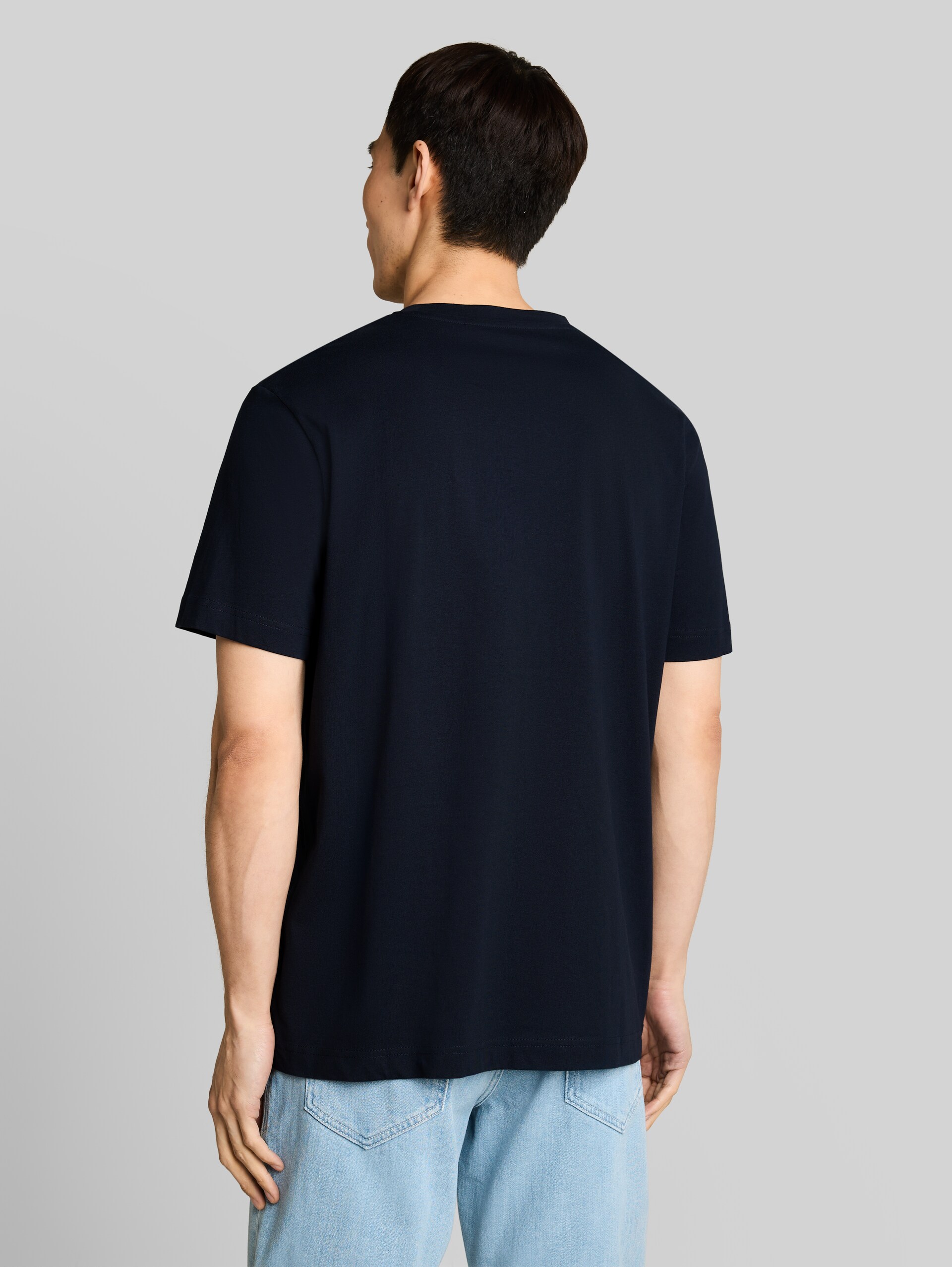 T-Shirt mit Logo-Print - sky captain blue - Auschnitt Model-Rückansicht