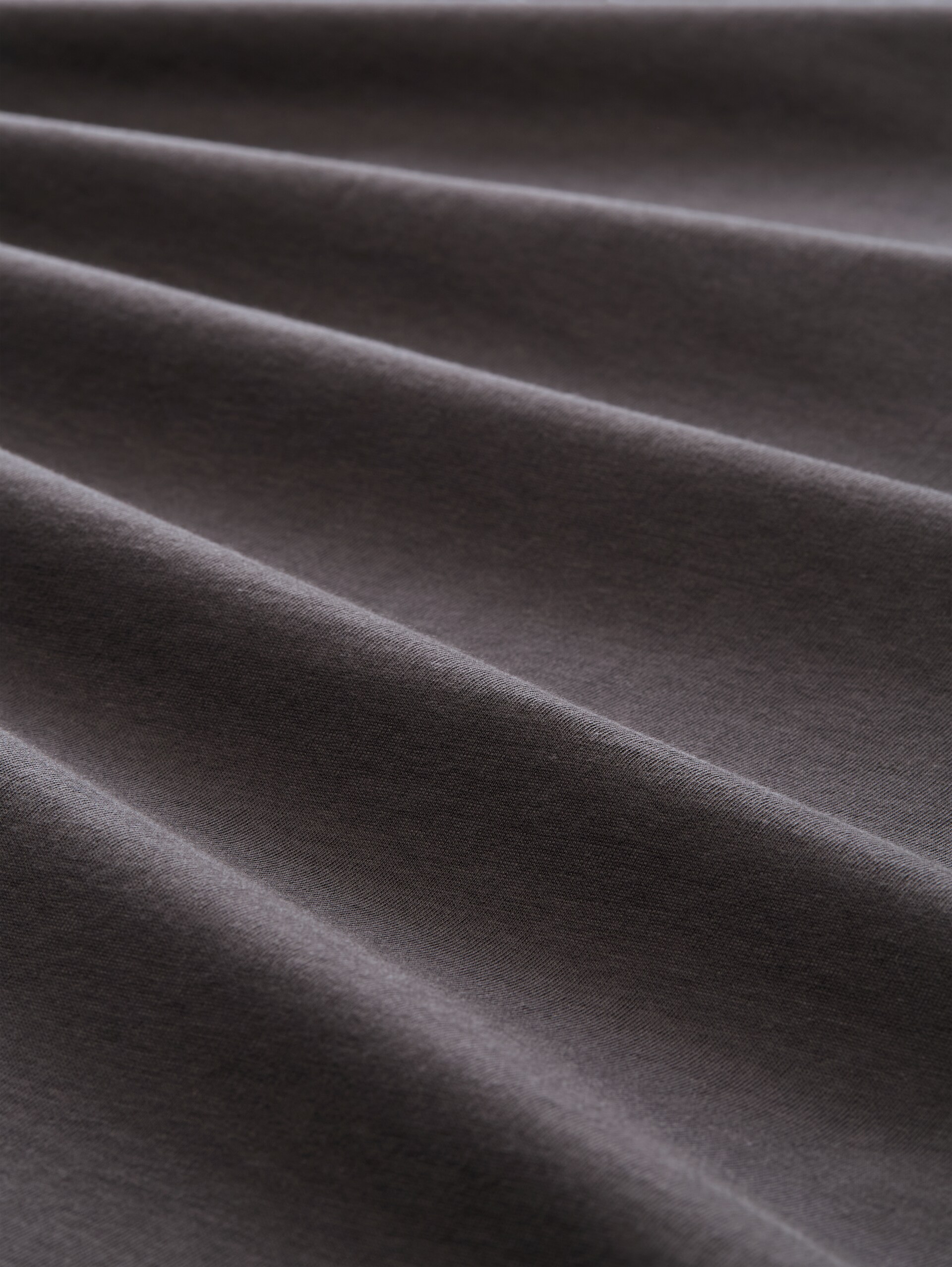 T-Shirt mit Logo-Print - Tarmac Grey - Material-Ansicht