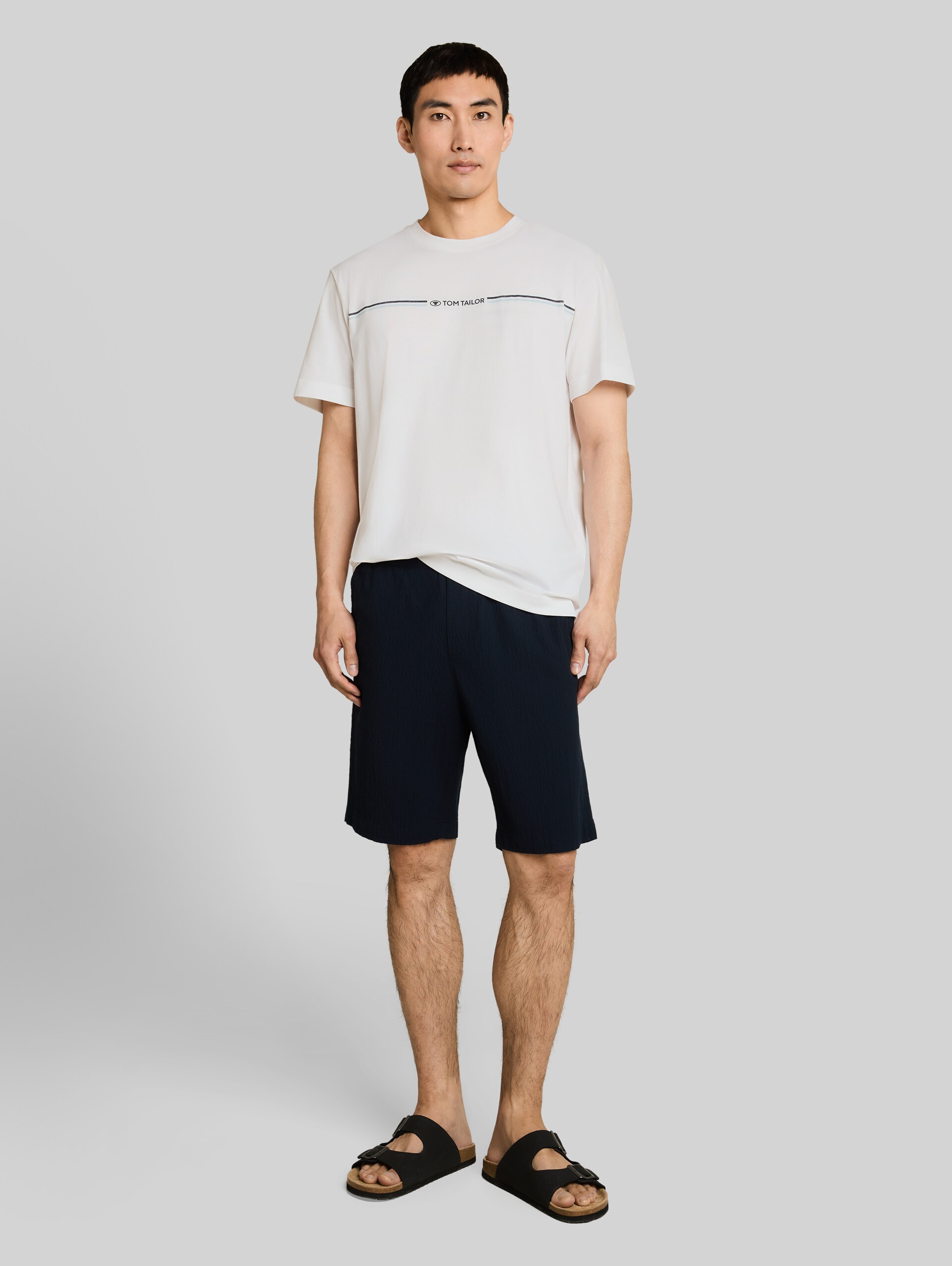 T-Shirt mit Logo-Print - White - Model-Vorderansicht