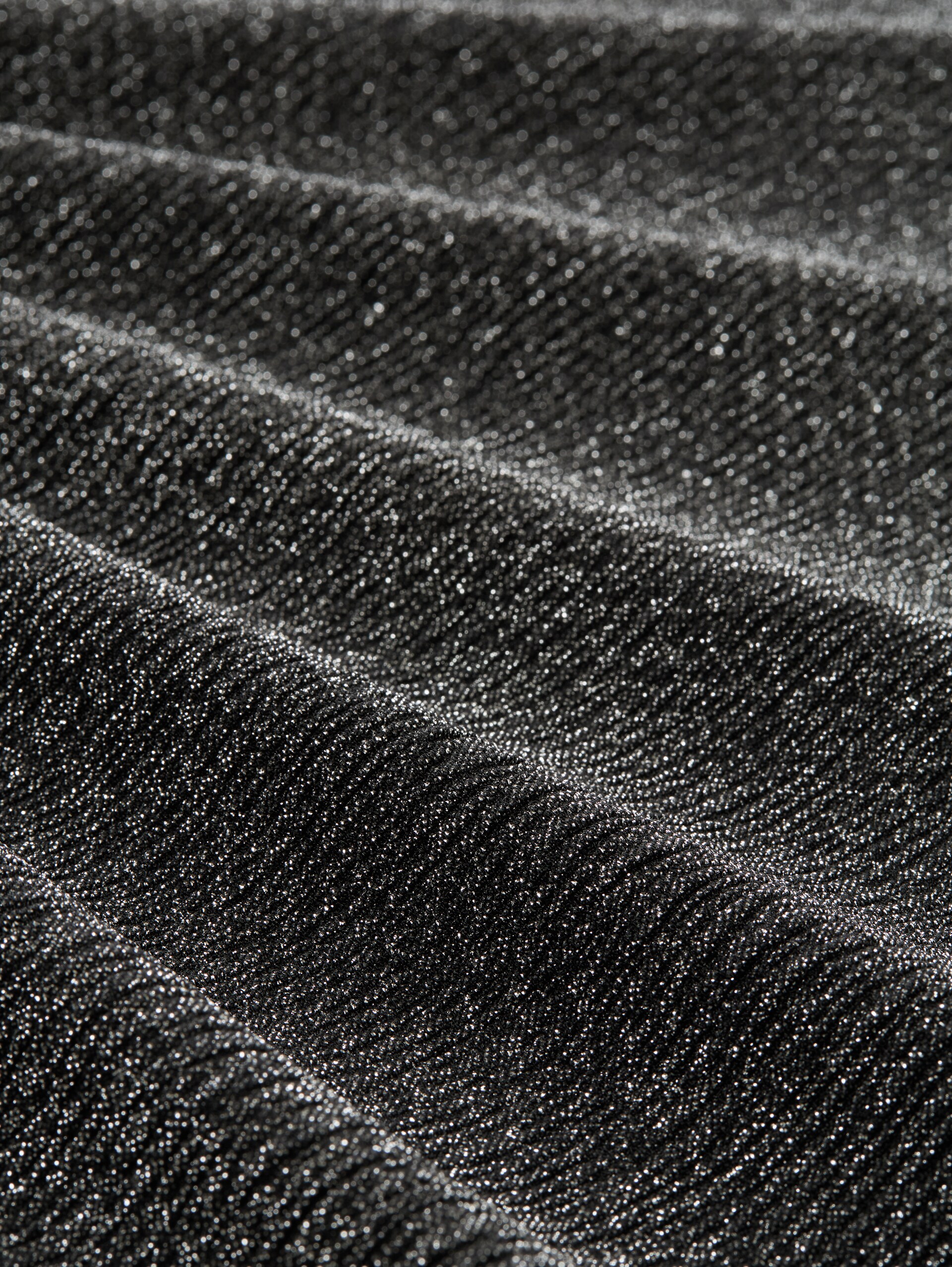 T-shirt coupe carrée à effet pailleté - black silver lurex structure - Vue de la matière