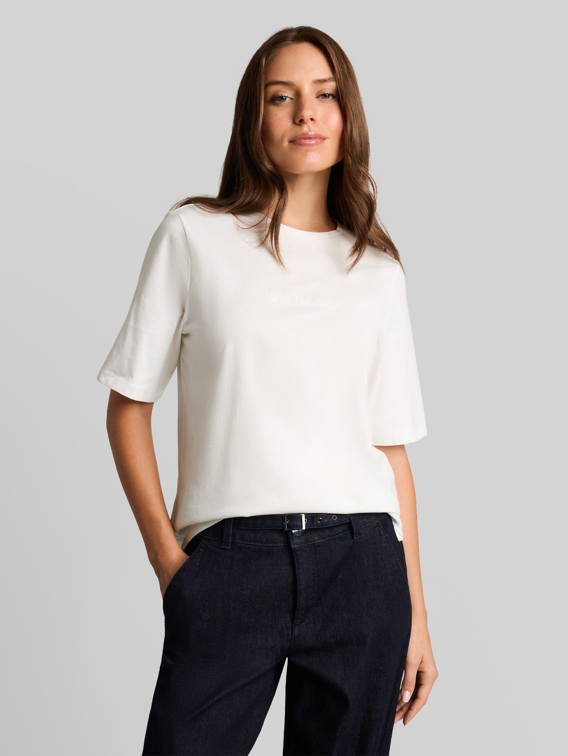 T-shirt coupe slim à paillettes - Whisper White - Découpe Vue de face du modèle