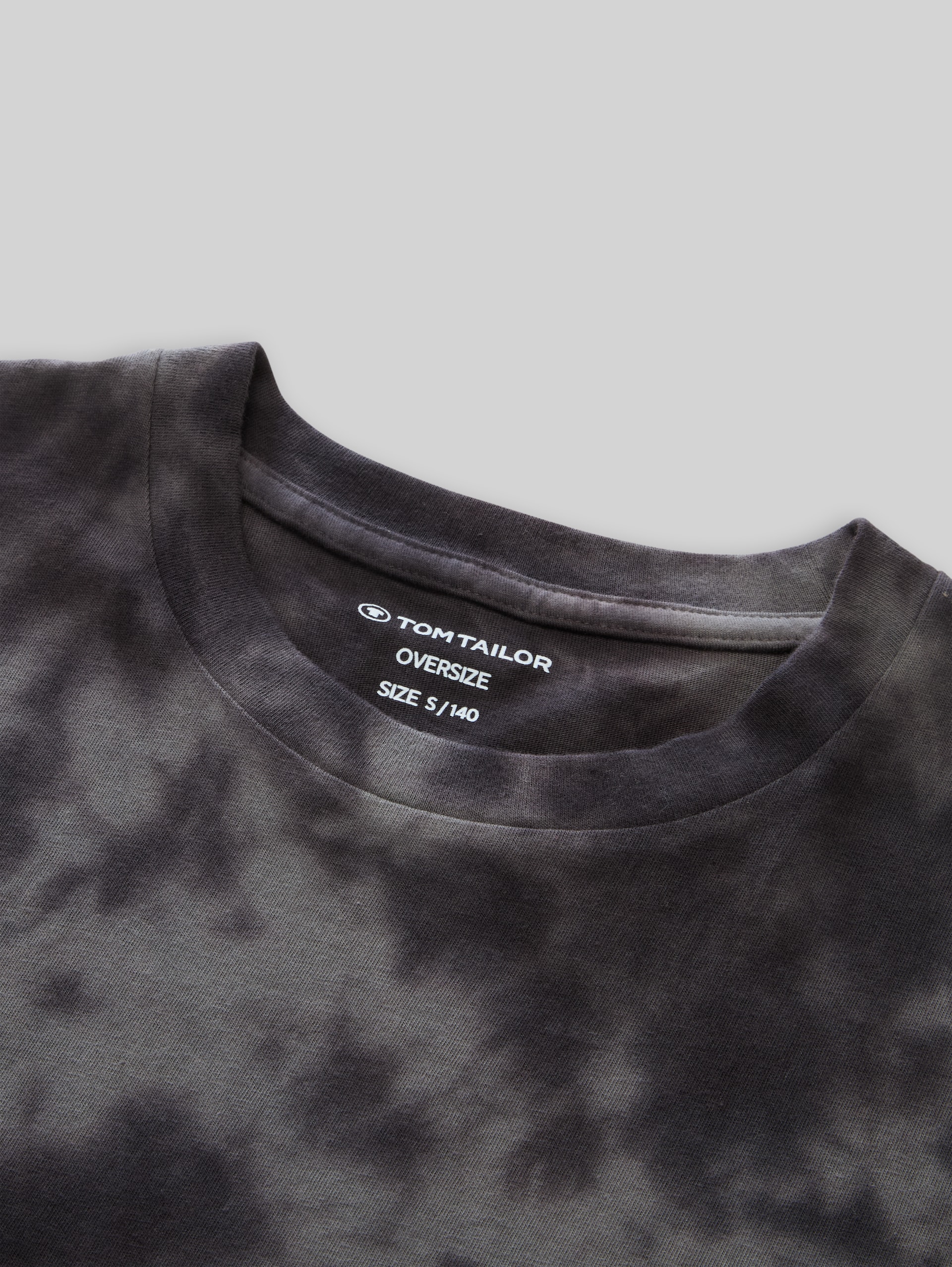 Oversize Tie-Dye T-Shirt - dark grey tie dye - Detail-Model-Ansicht