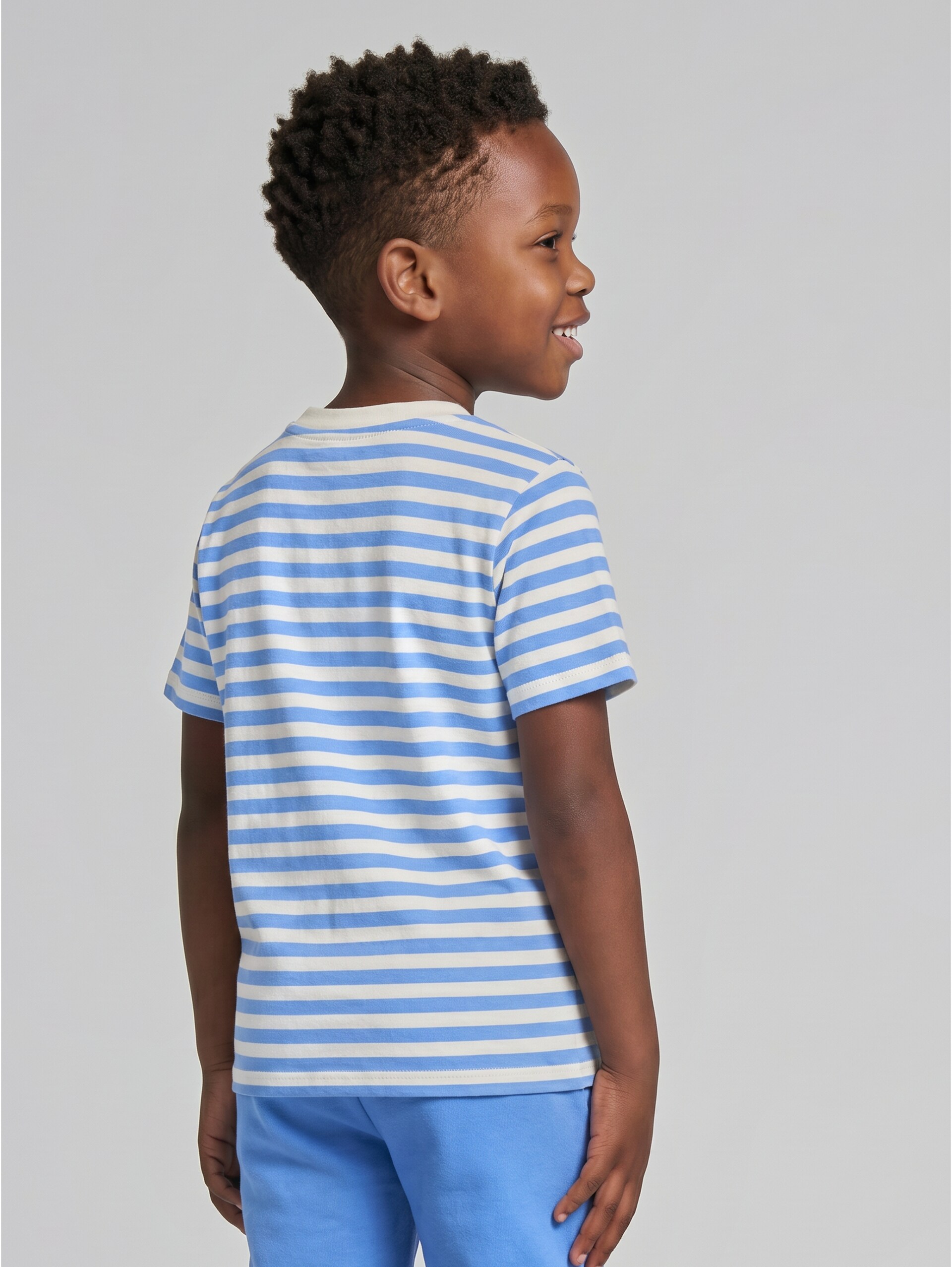 T-shirt met streepmotief - mid blue off white stripe - Neklijn model-achteraanzicht