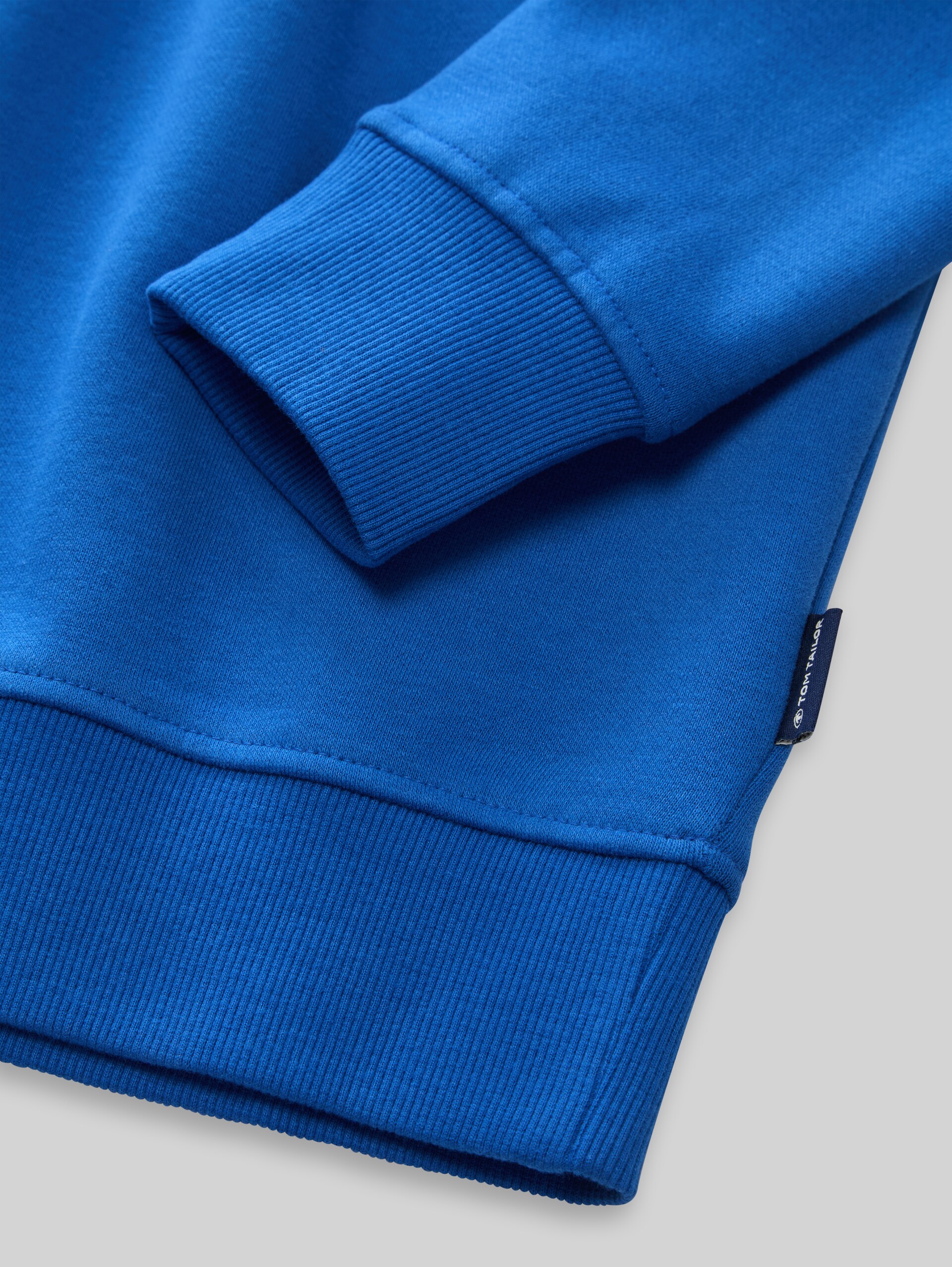Basic sweatshirt met print - soft sapphire blue - Detailaanzicht model