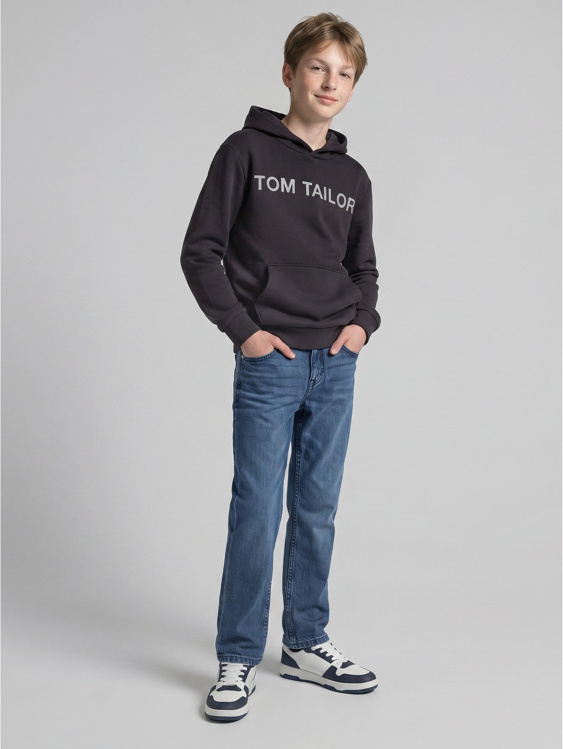 Hoodie met logo-opdruk - coal grey - Model vooraanzicht